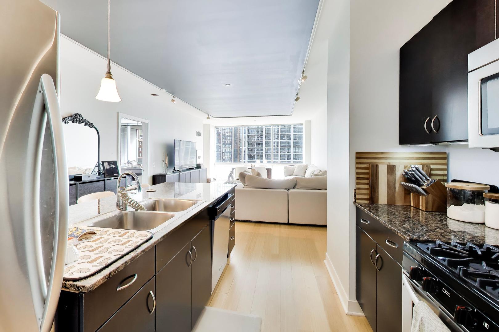 8 E Randolph Street Unit: 1602