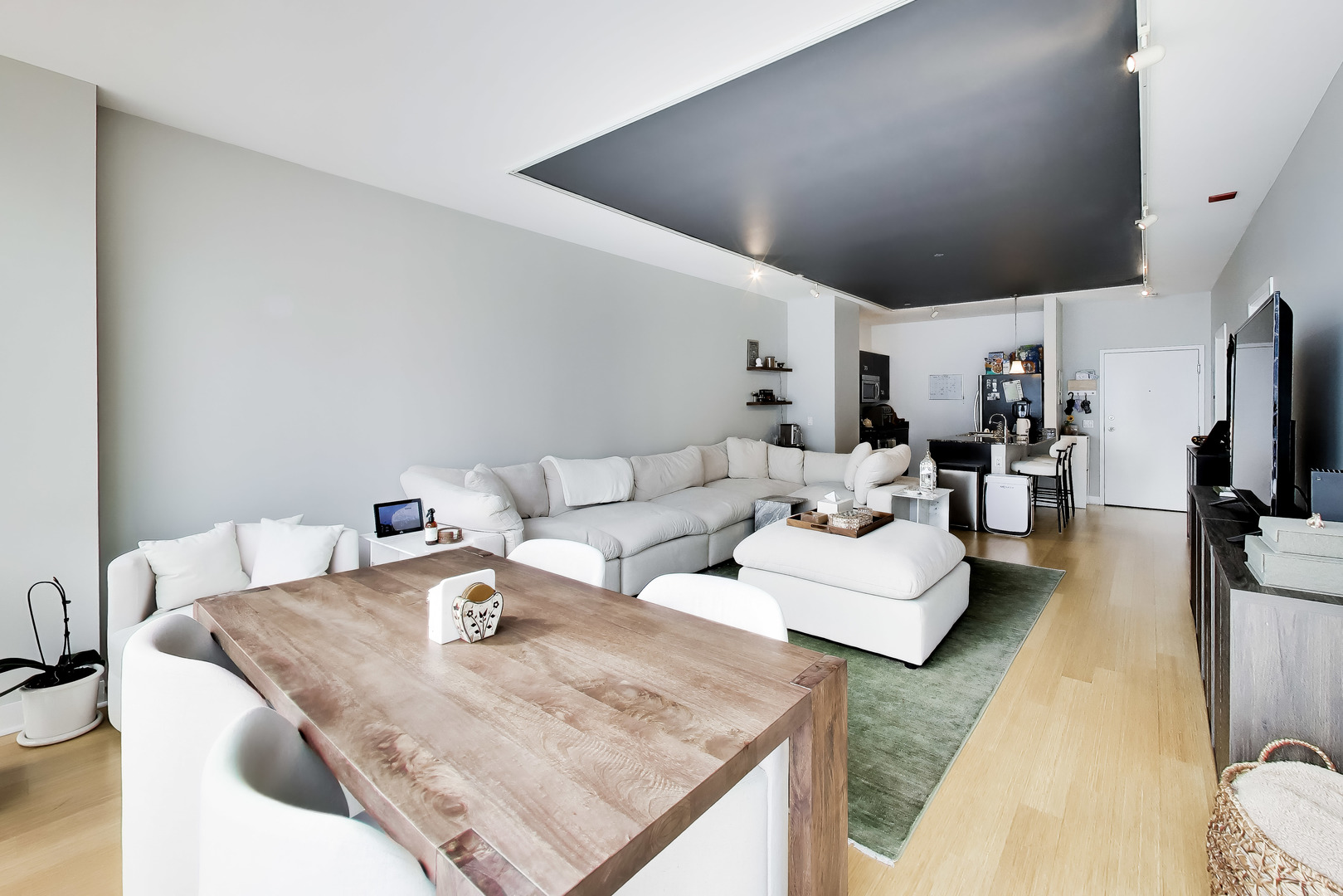 8 E Randolph Street Unit: 1602