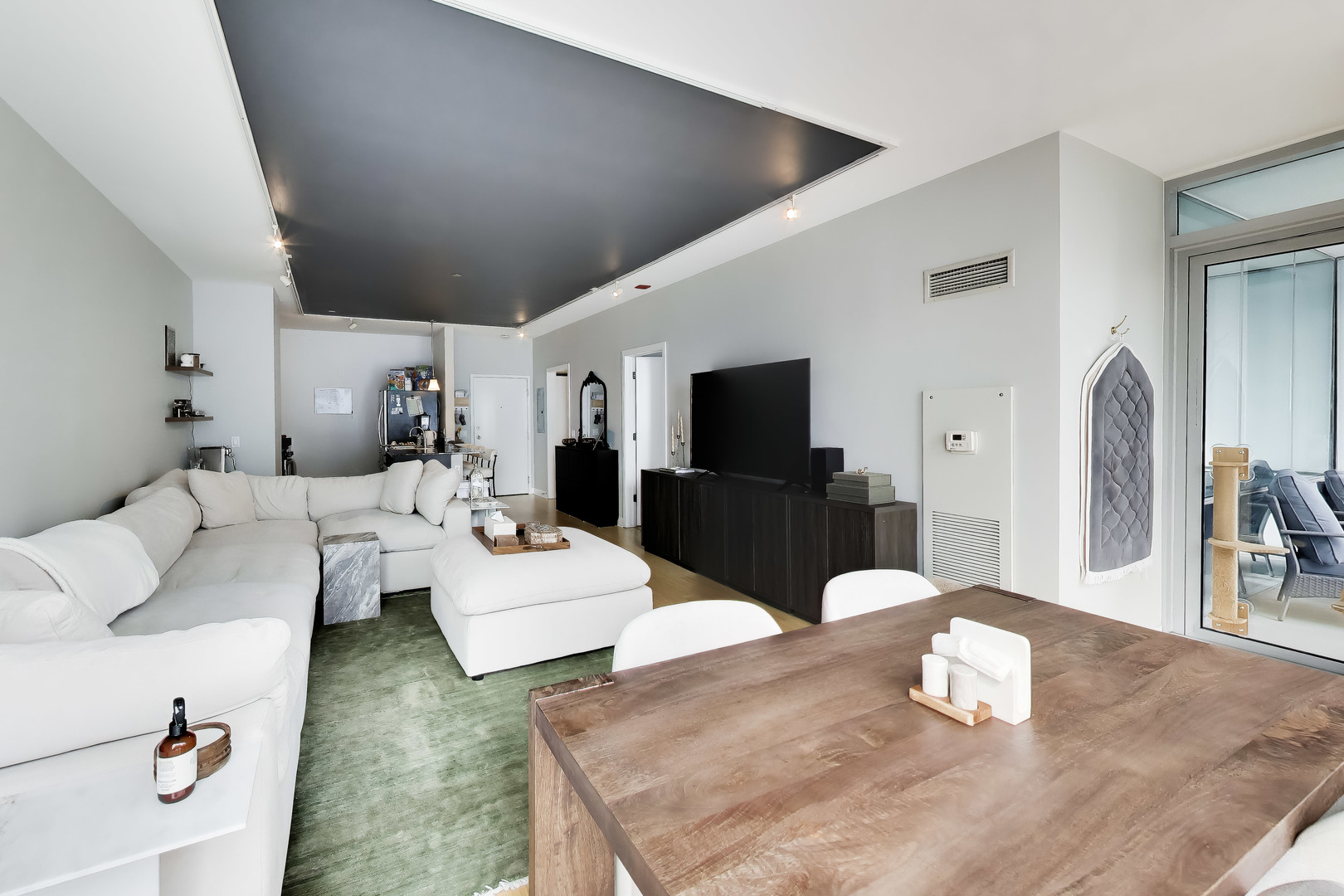 8 E Randolph Street Unit: 1602