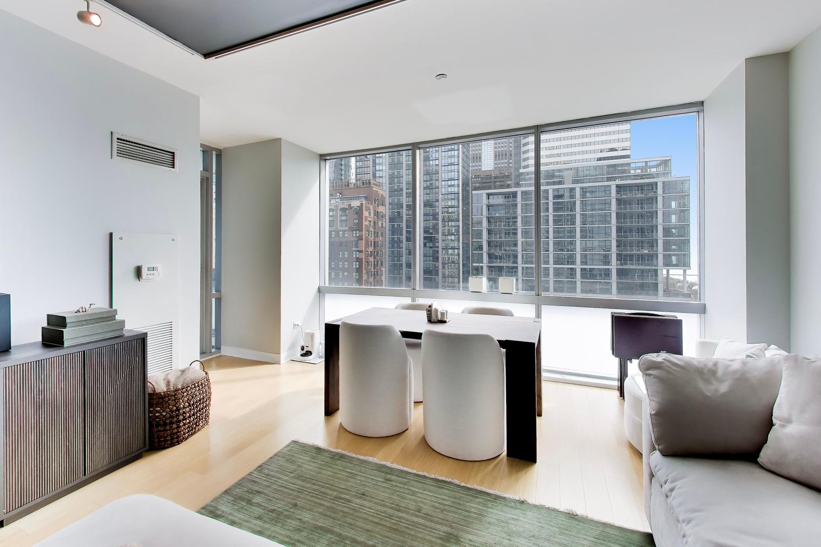 8 E Randolph Street Unit: 1602