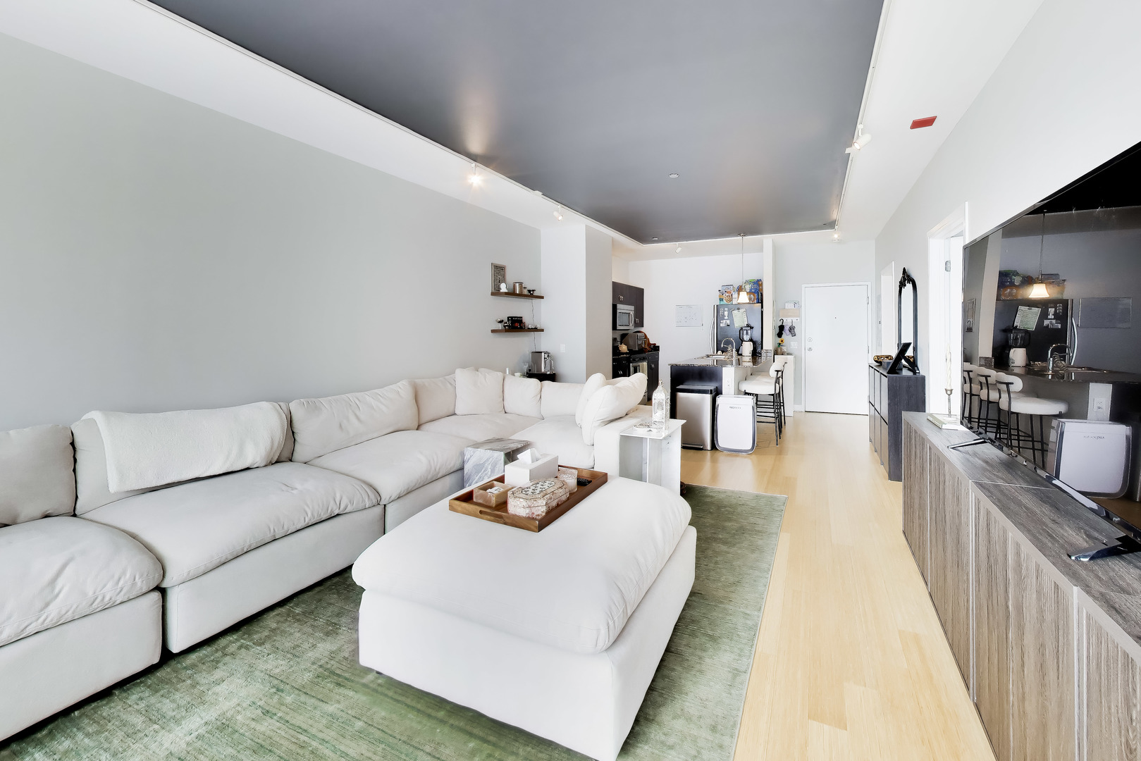 8 E Randolph Street Unit: 1602