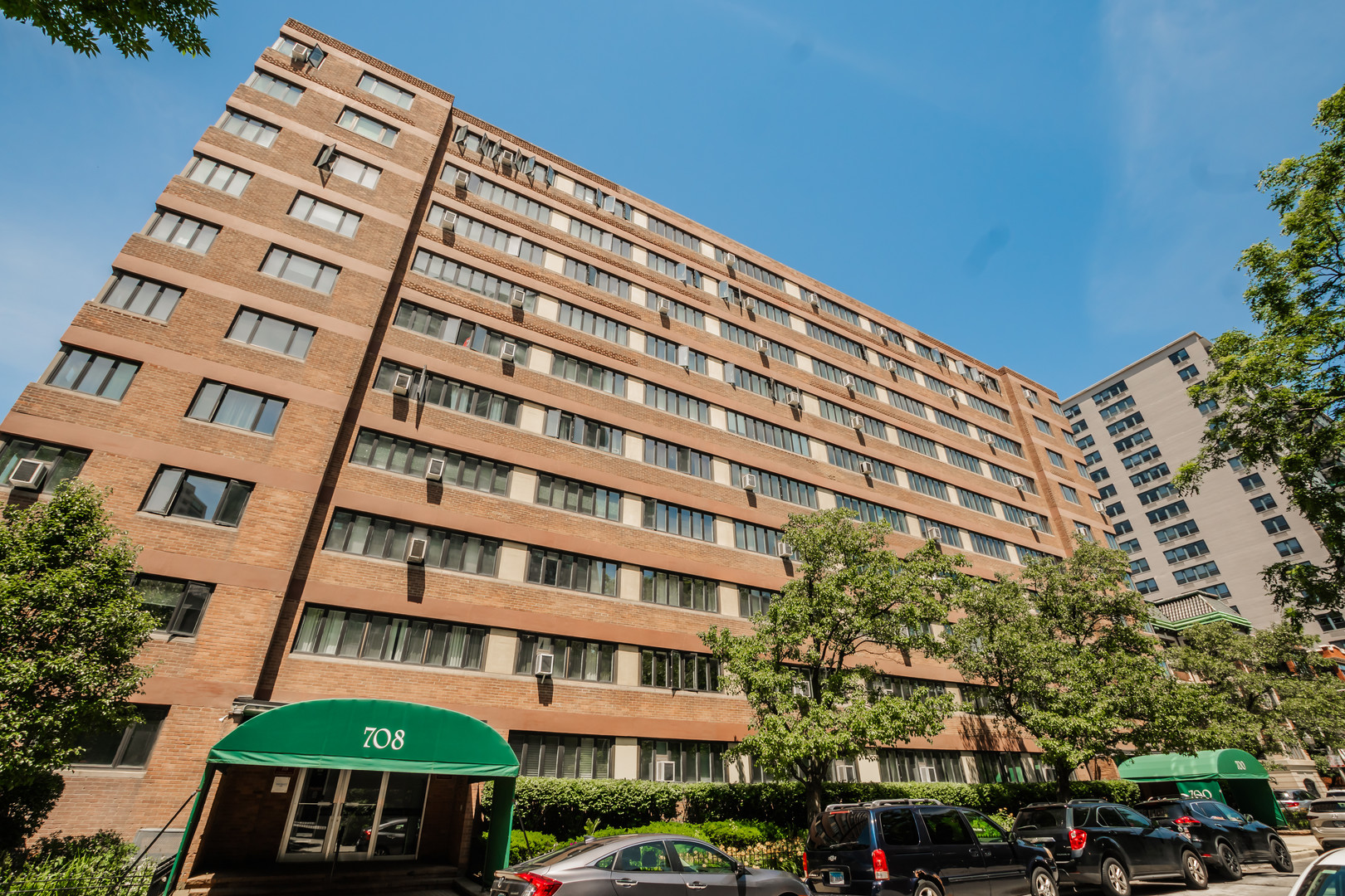 700 W BITTERSWEET Place Unit: 711