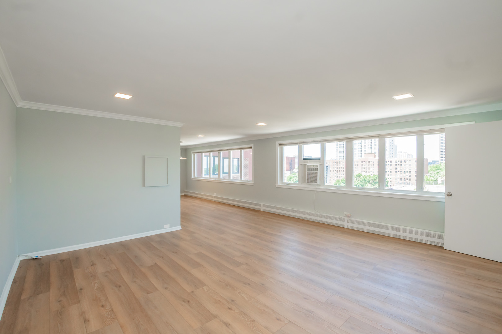 700 W BITTERSWEET Place Unit: 711