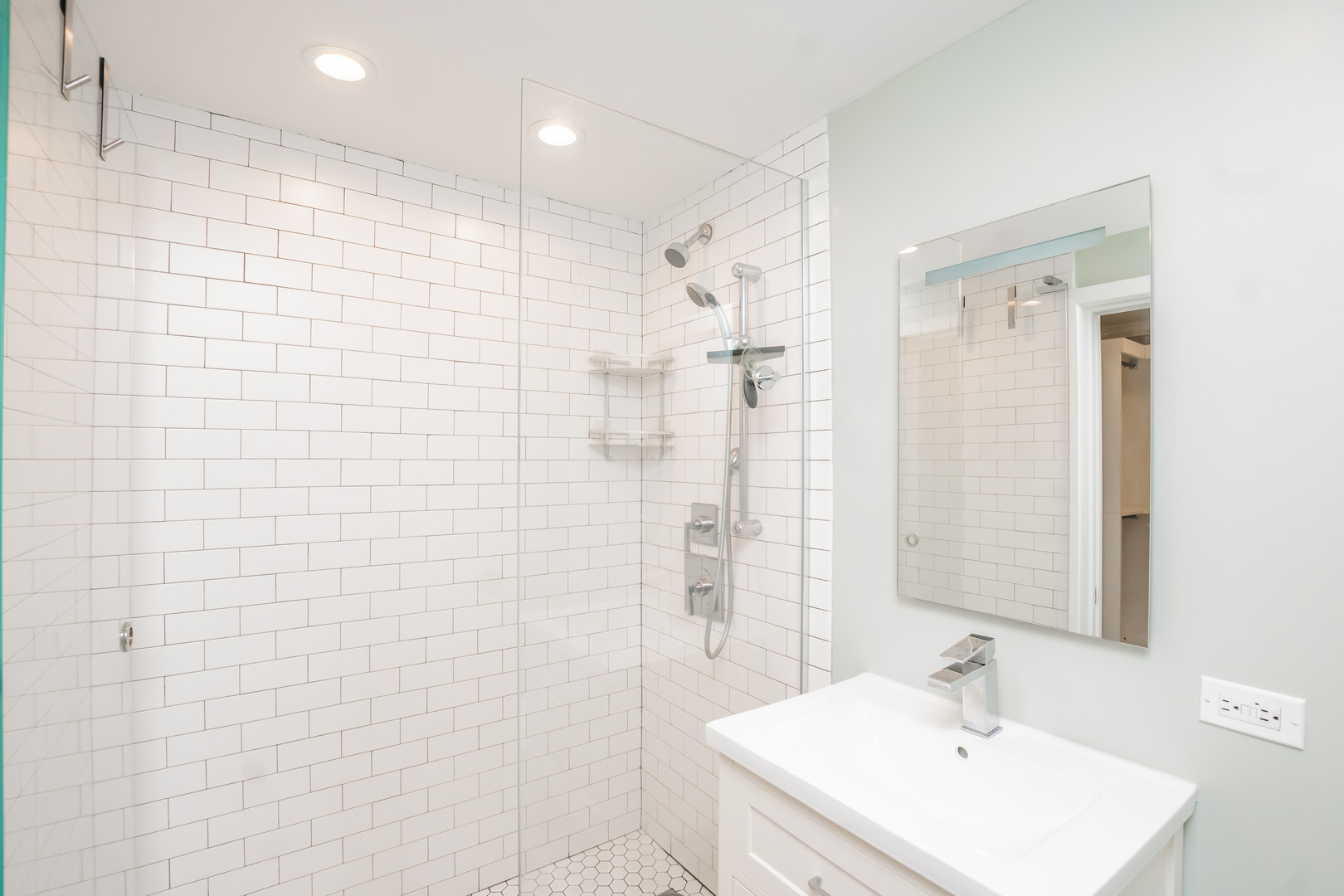 700 W BITTERSWEET Place Unit: 711