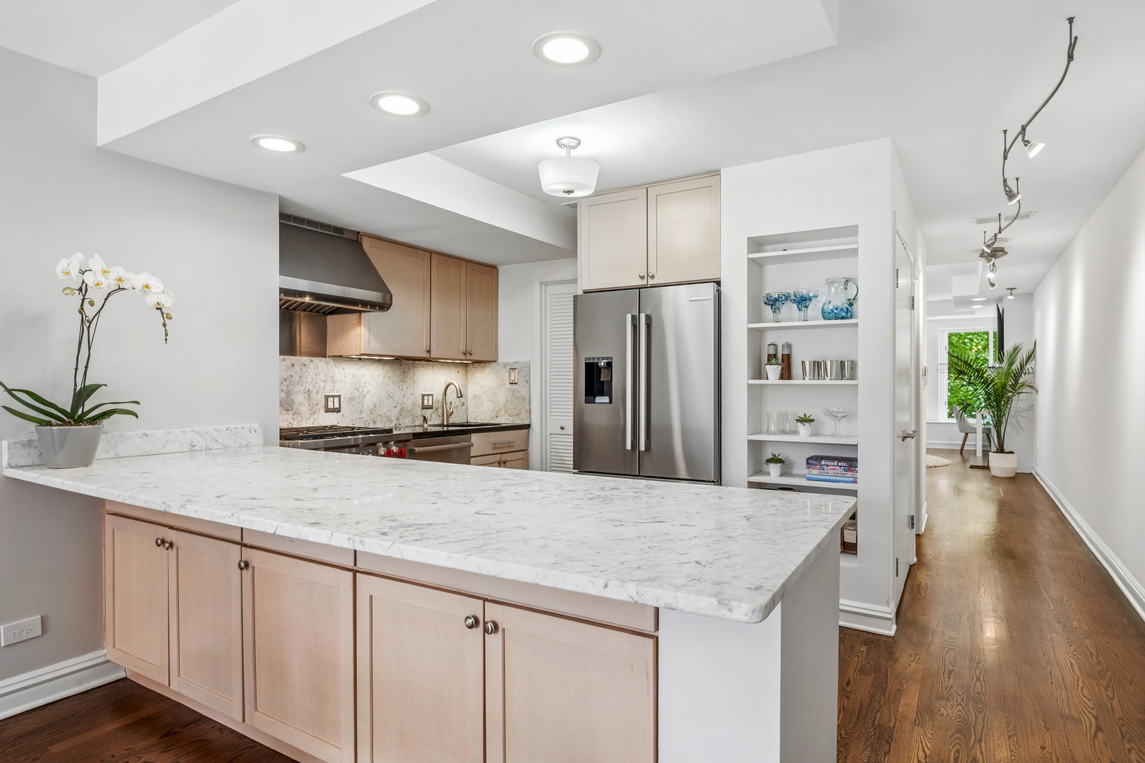 317 W WEBSTER Avenue Unit: 2