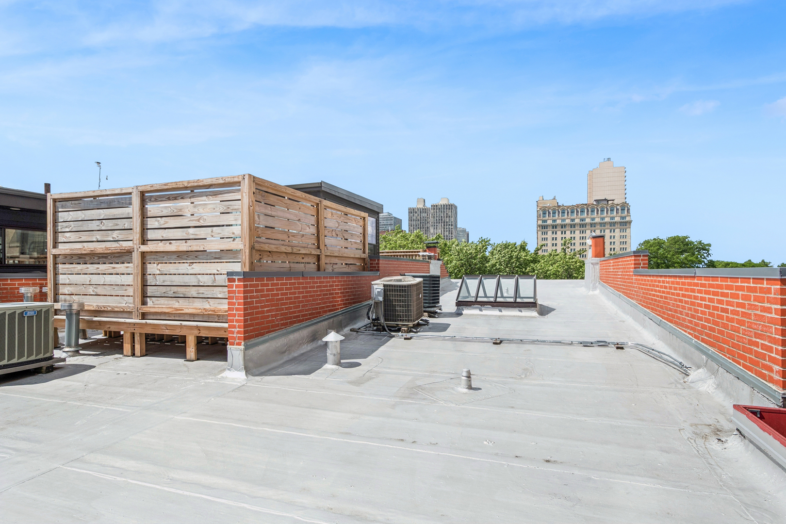 317 W WEBSTER Avenue Unit: 2