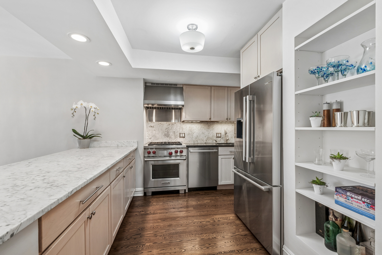 317 W WEBSTER Avenue Unit: 2