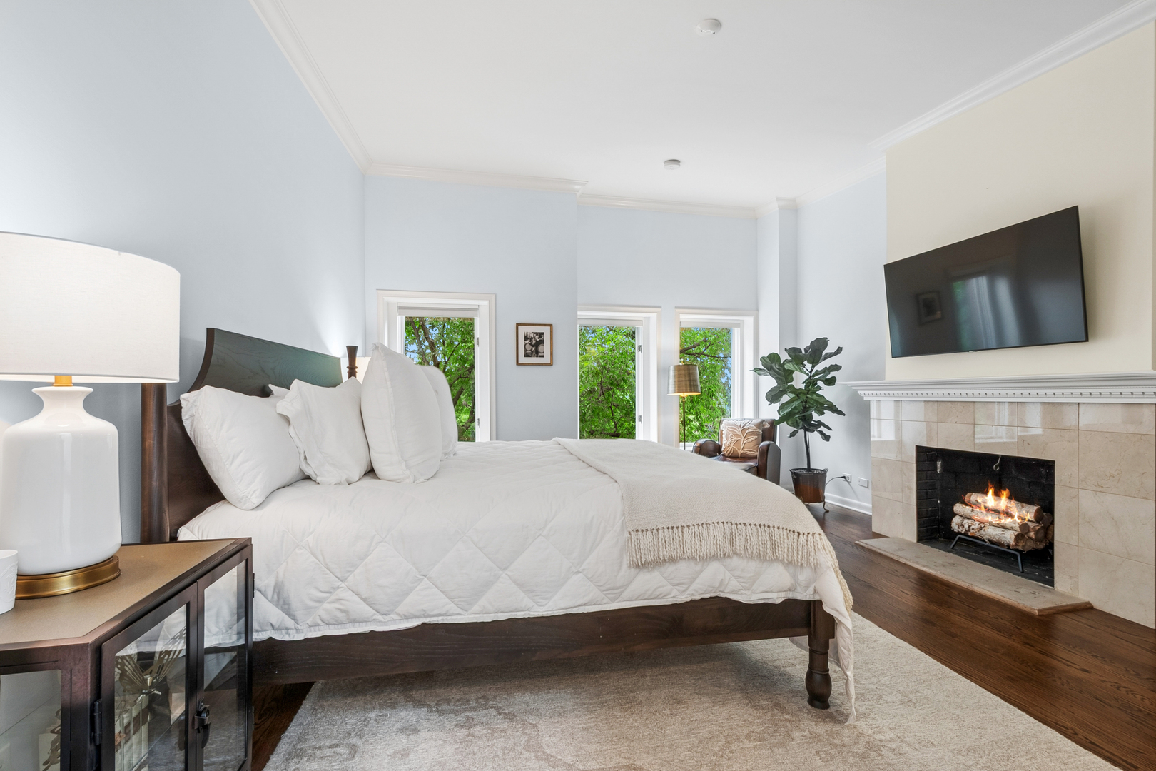 317 W WEBSTER Avenue Unit: 2