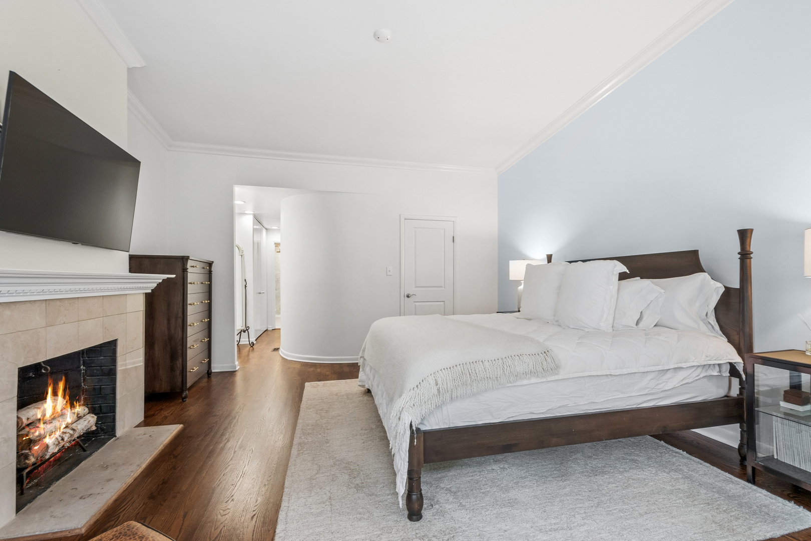 317 W WEBSTER Avenue Unit: 2