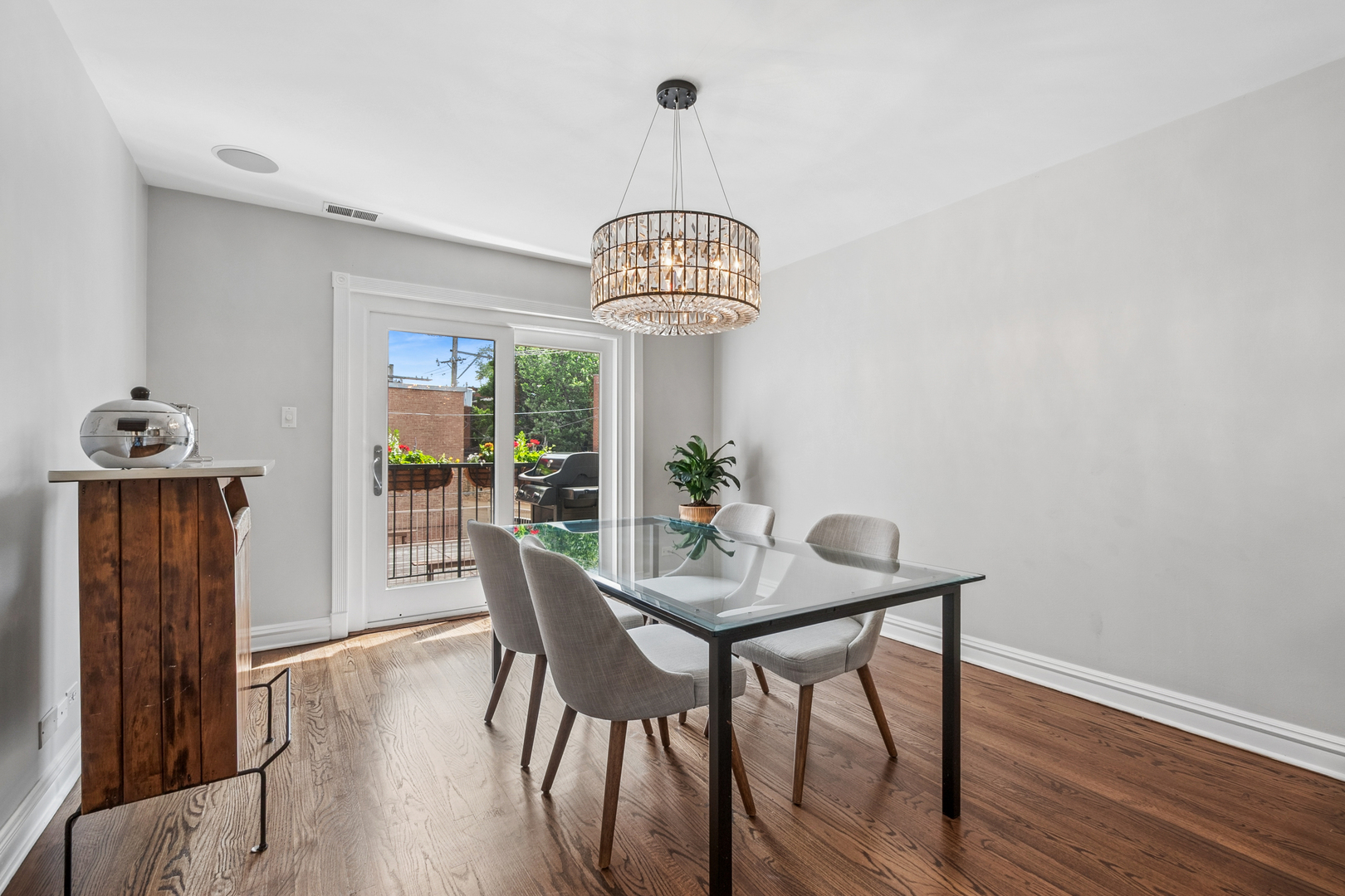 317 W WEBSTER Avenue Unit: 2