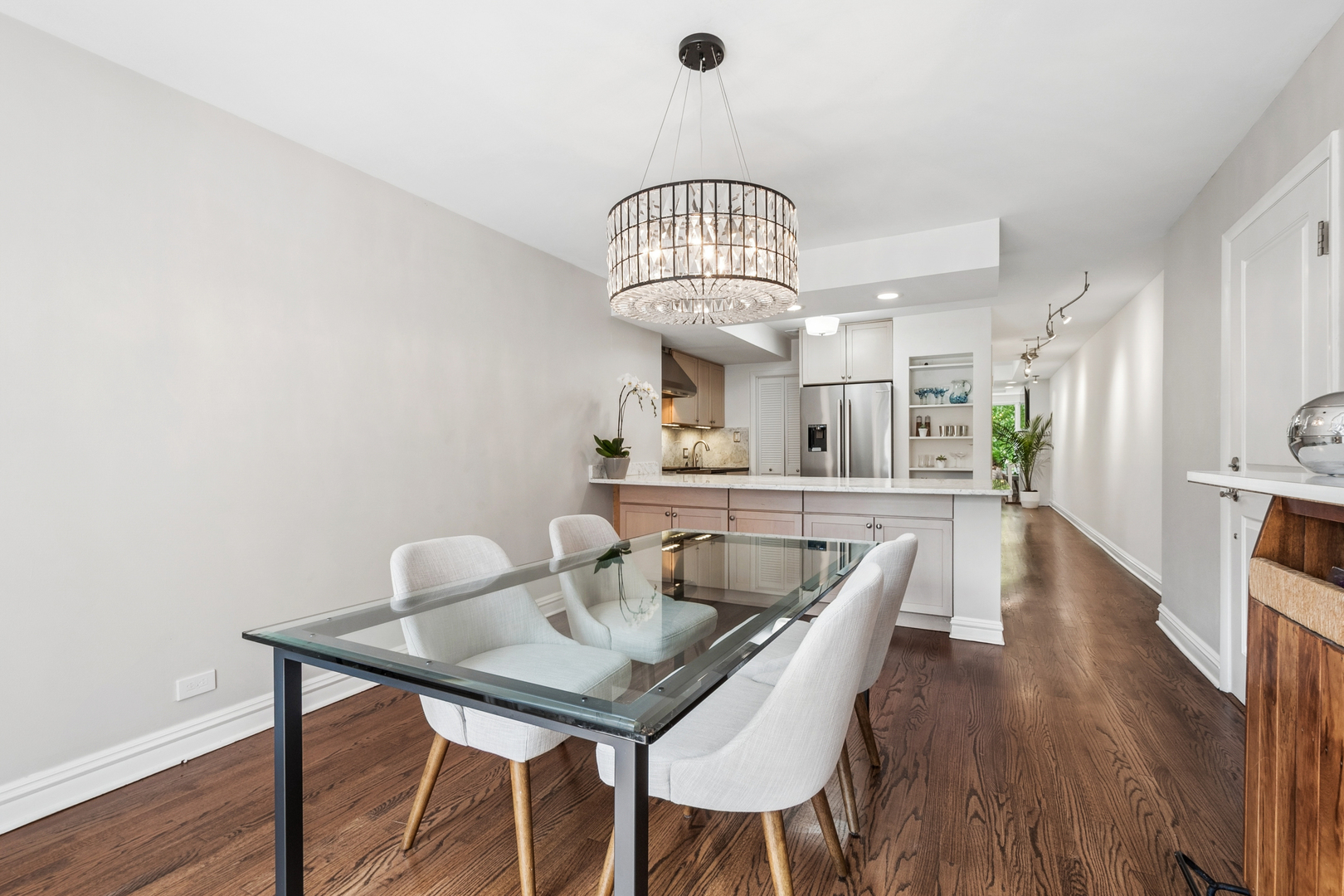 317 W WEBSTER Avenue Unit: 2