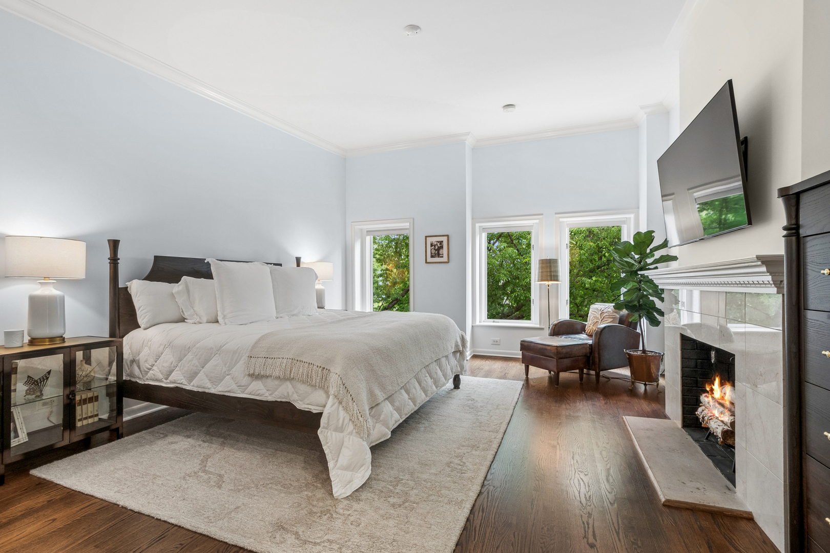 317 W WEBSTER Avenue Unit: 2