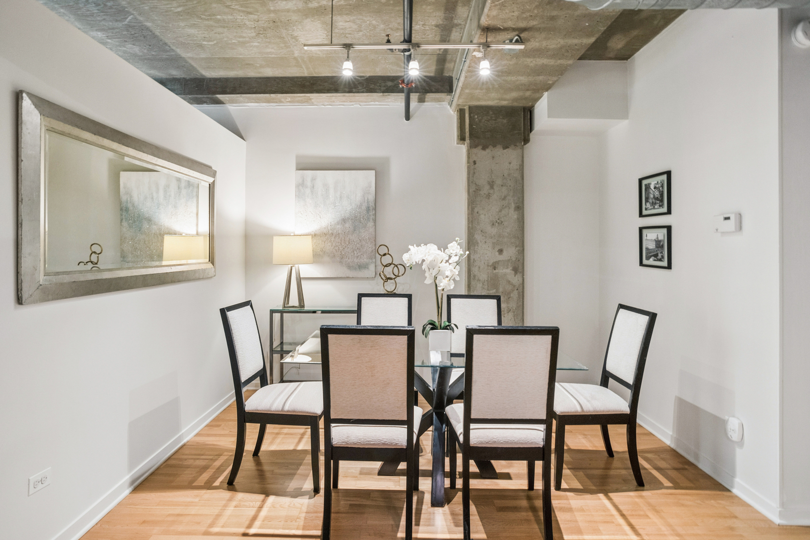 1740 N Maplewood Avenue Unit: 120