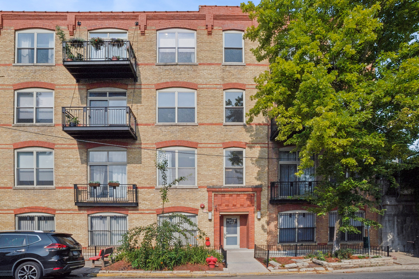 1740 N Maplewood Avenue Unit: 120