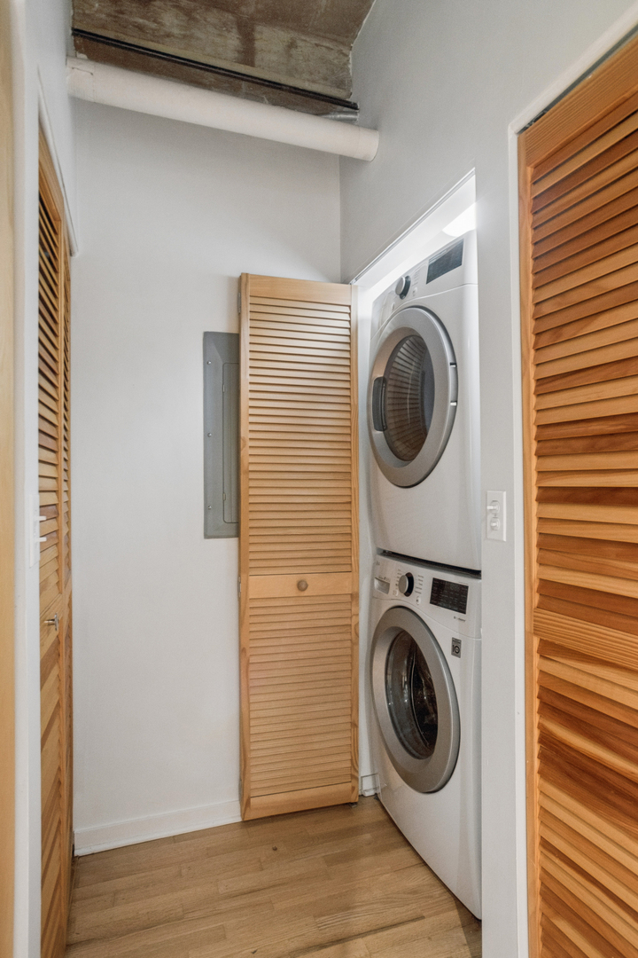 1740 N Maplewood Avenue Unit: 120