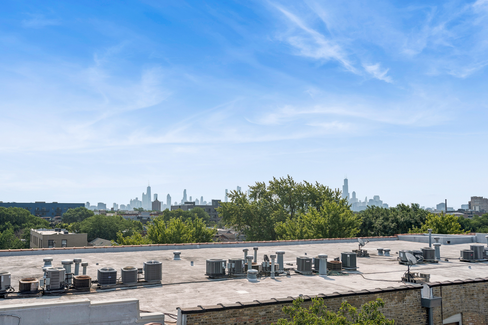 1740 N Maplewood Avenue Unit: 120