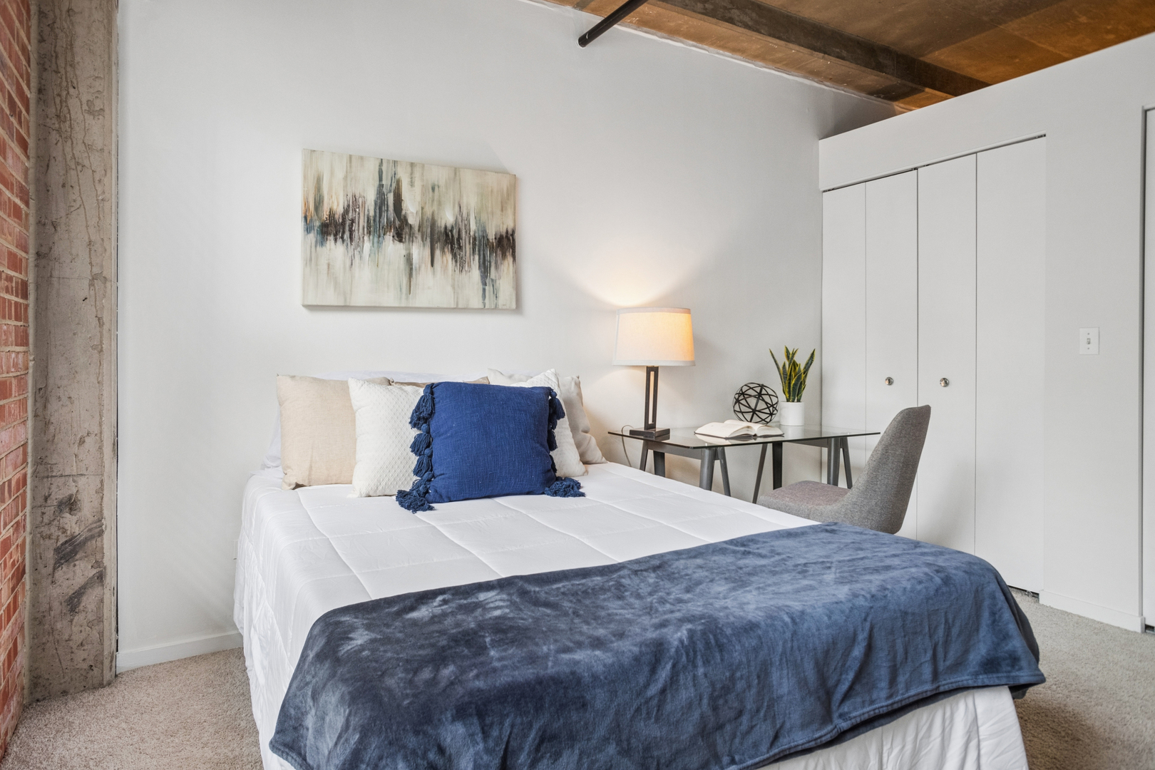 1740 N Maplewood Avenue Unit: 120