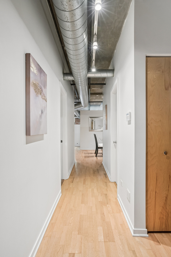 1740 N Maplewood Avenue Unit: 120