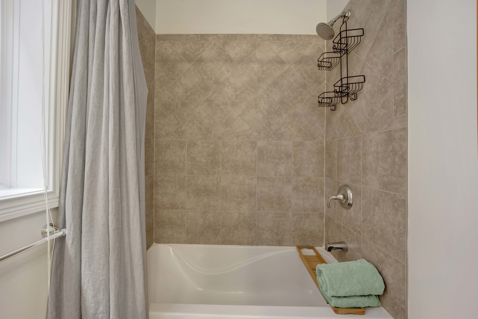 5006 N WESTERN Avenue Unit: 2