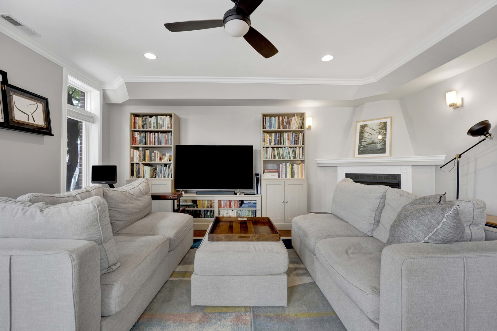 5006 N WESTERN Avenue Unit: 2