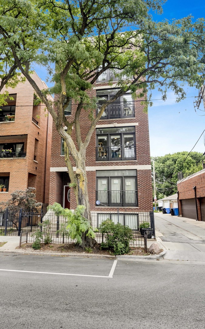 5006 N WESTERN Avenue Unit: 2