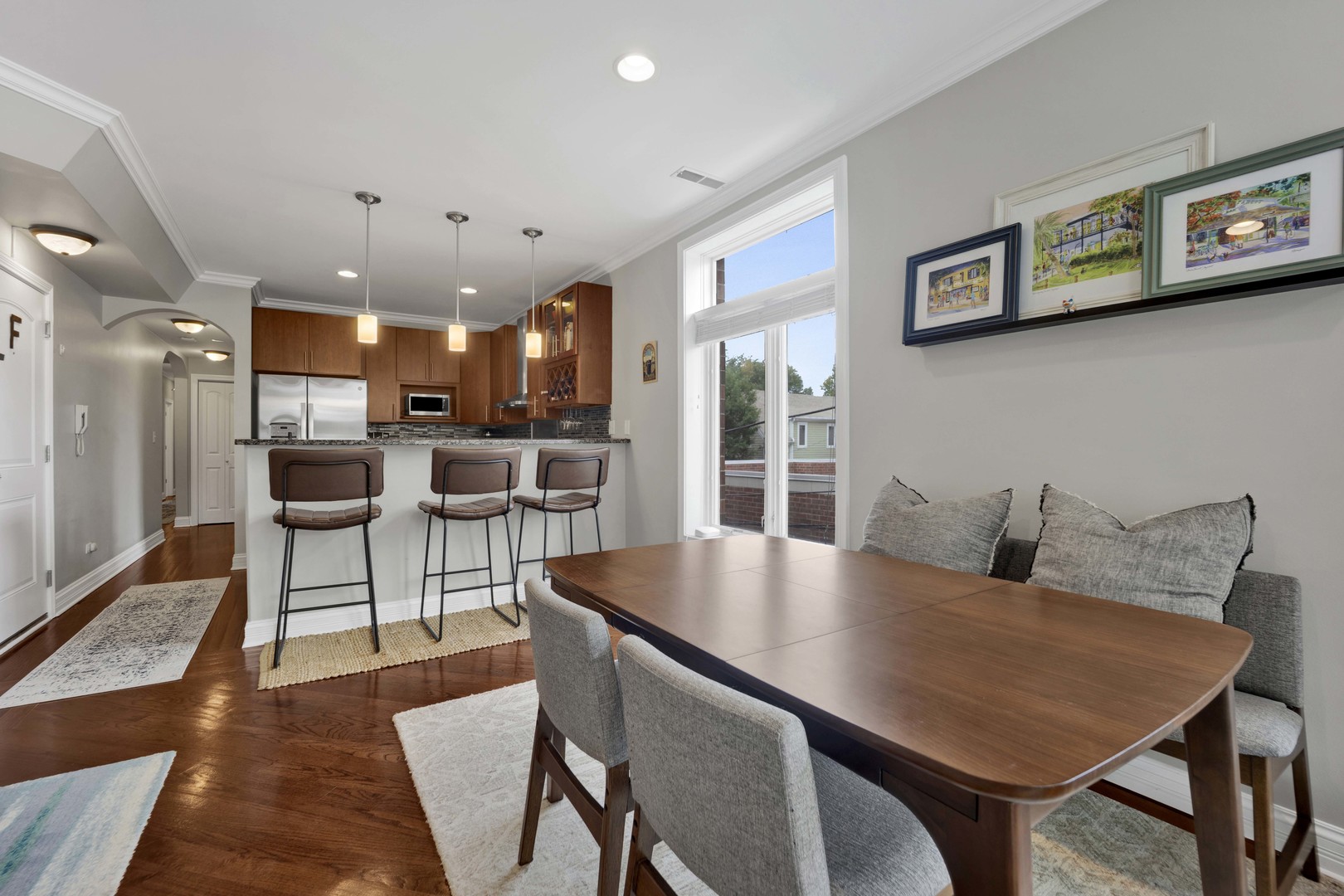5006 N WESTERN Avenue Unit: 2
