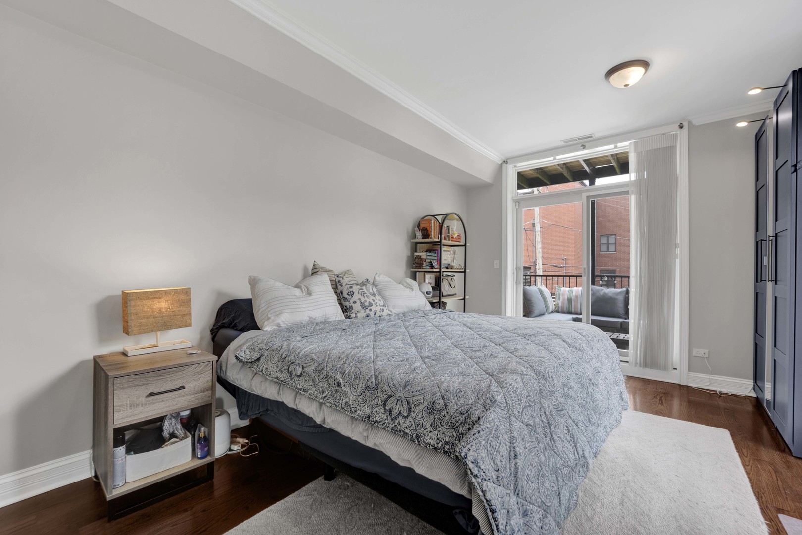 5006 N WESTERN Avenue Unit: 2