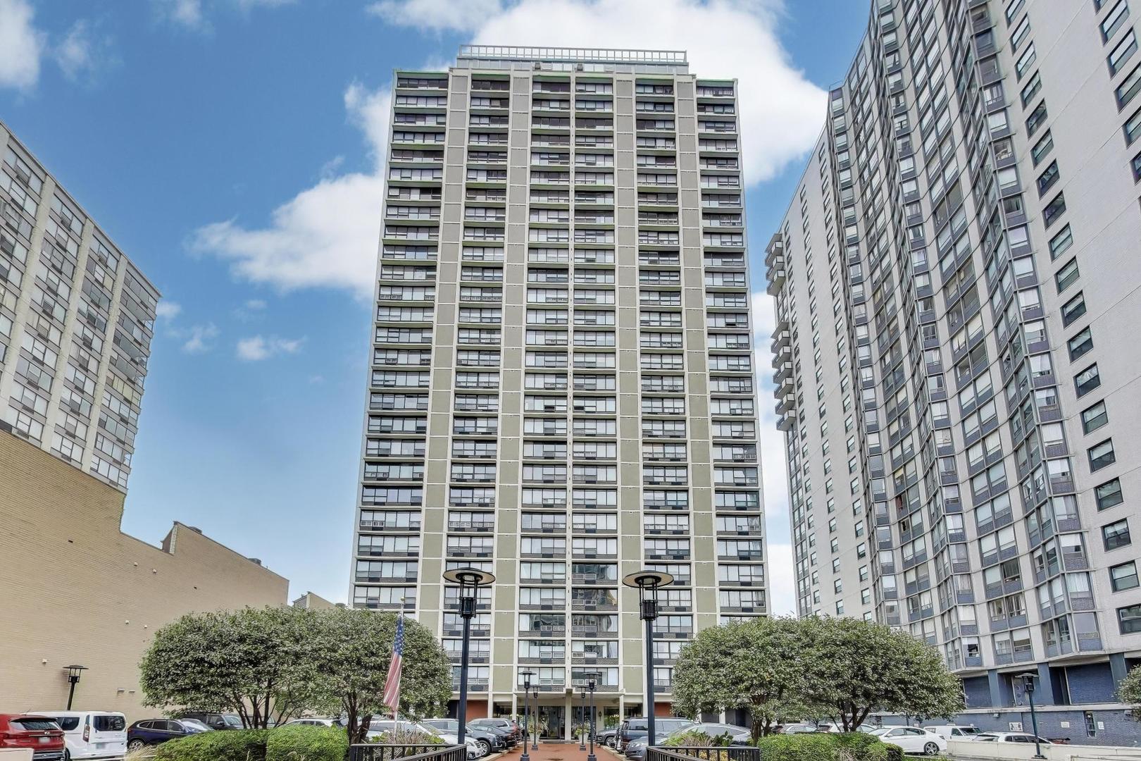 5733 N SHERIDAN Road Unit: 4C