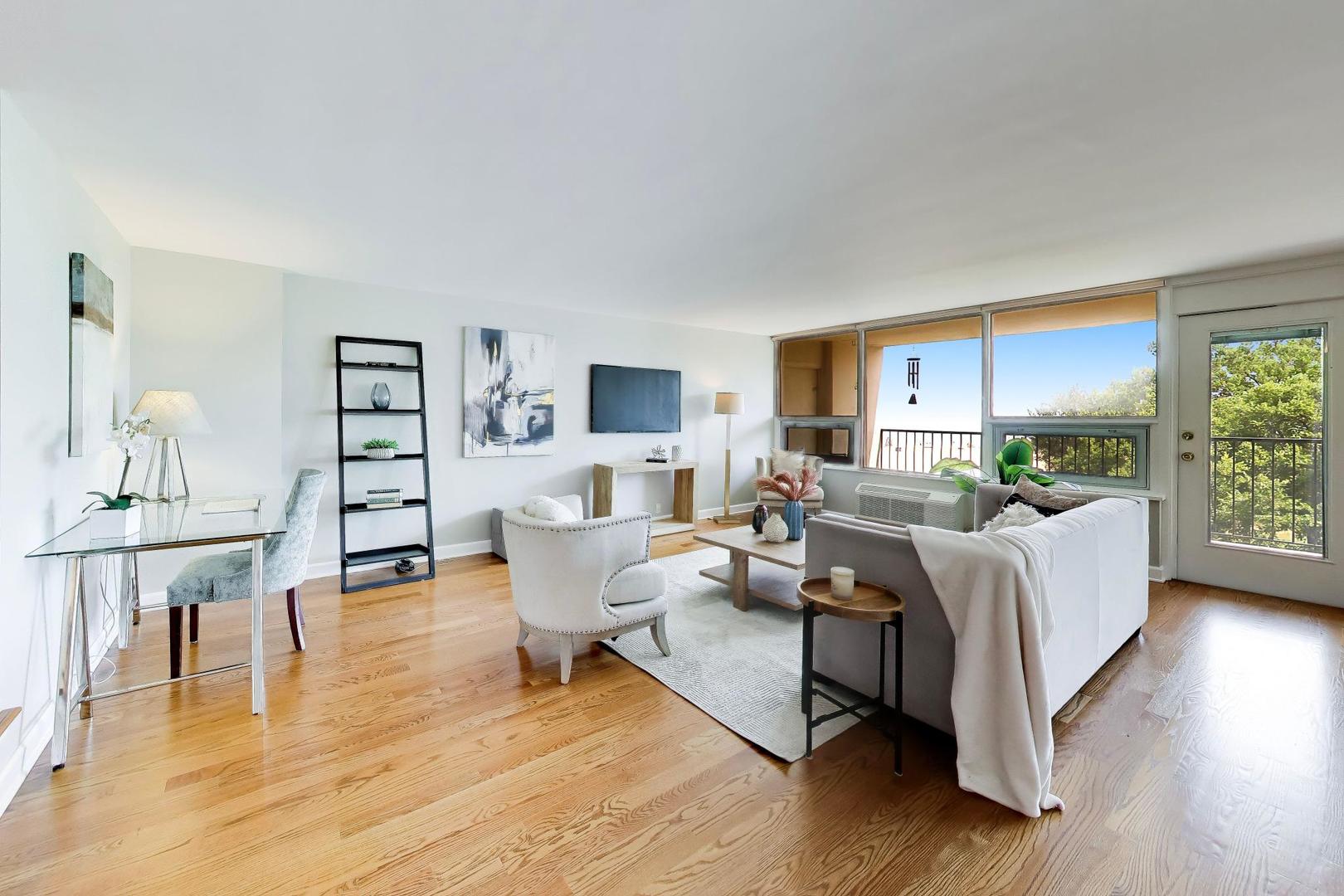 5733 N SHERIDAN Road Unit: 4C