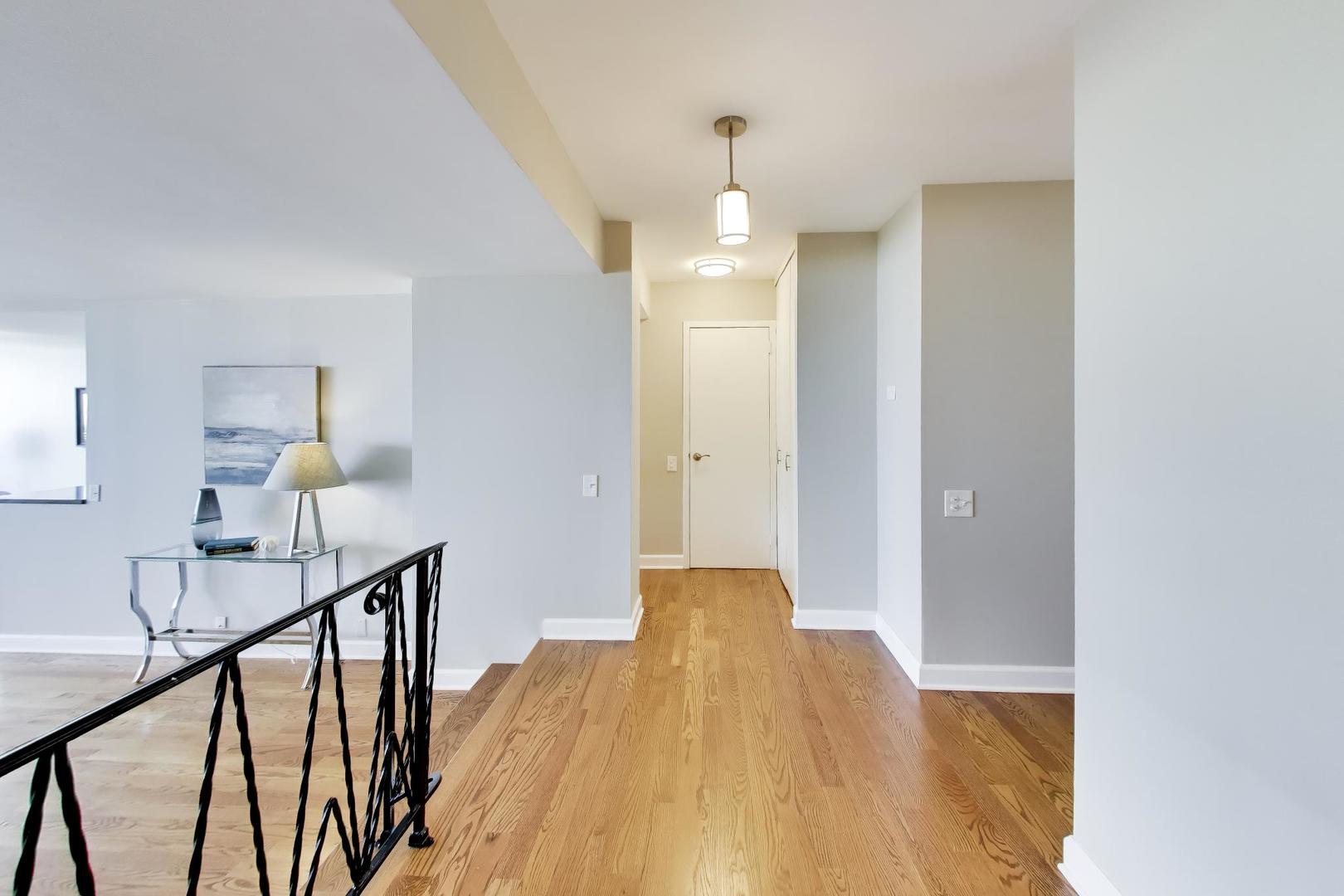 5733 N SHERIDAN Road Unit: 4C
