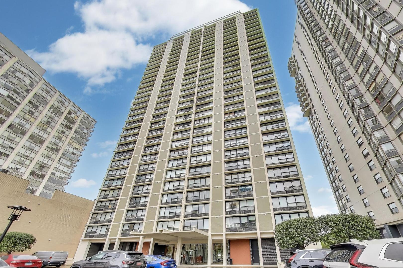 5733 N SHERIDAN Road Unit: 4C