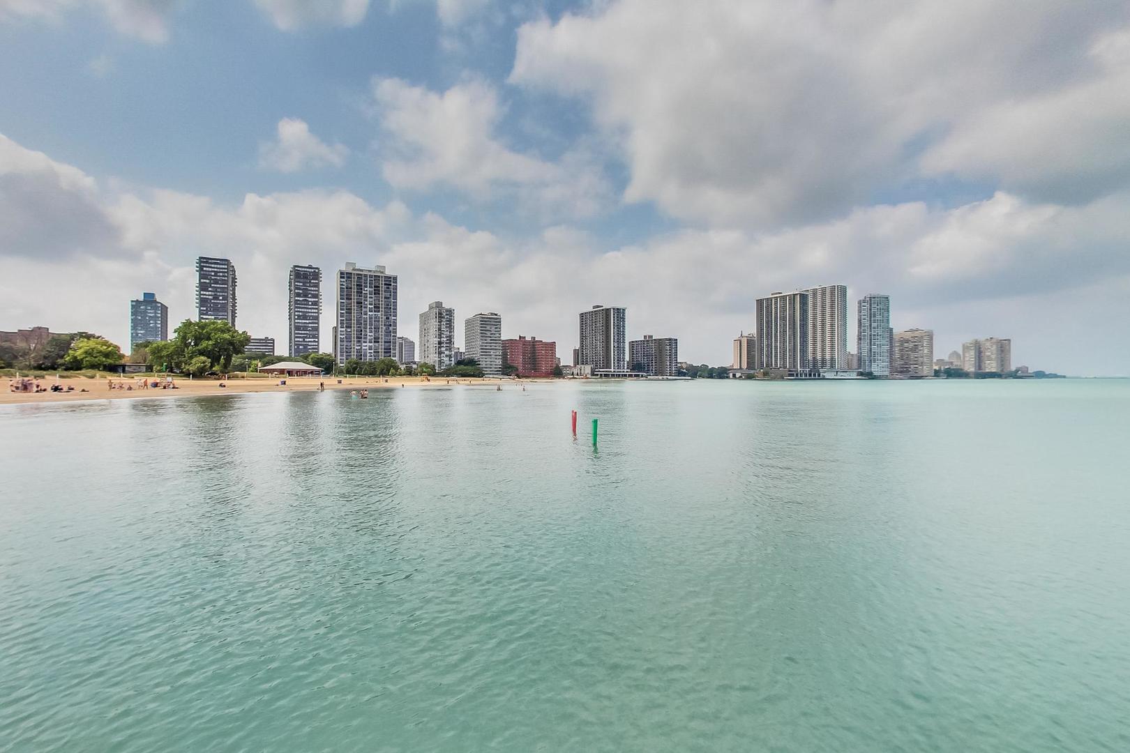 5733 N SHERIDAN Road Unit: 4C