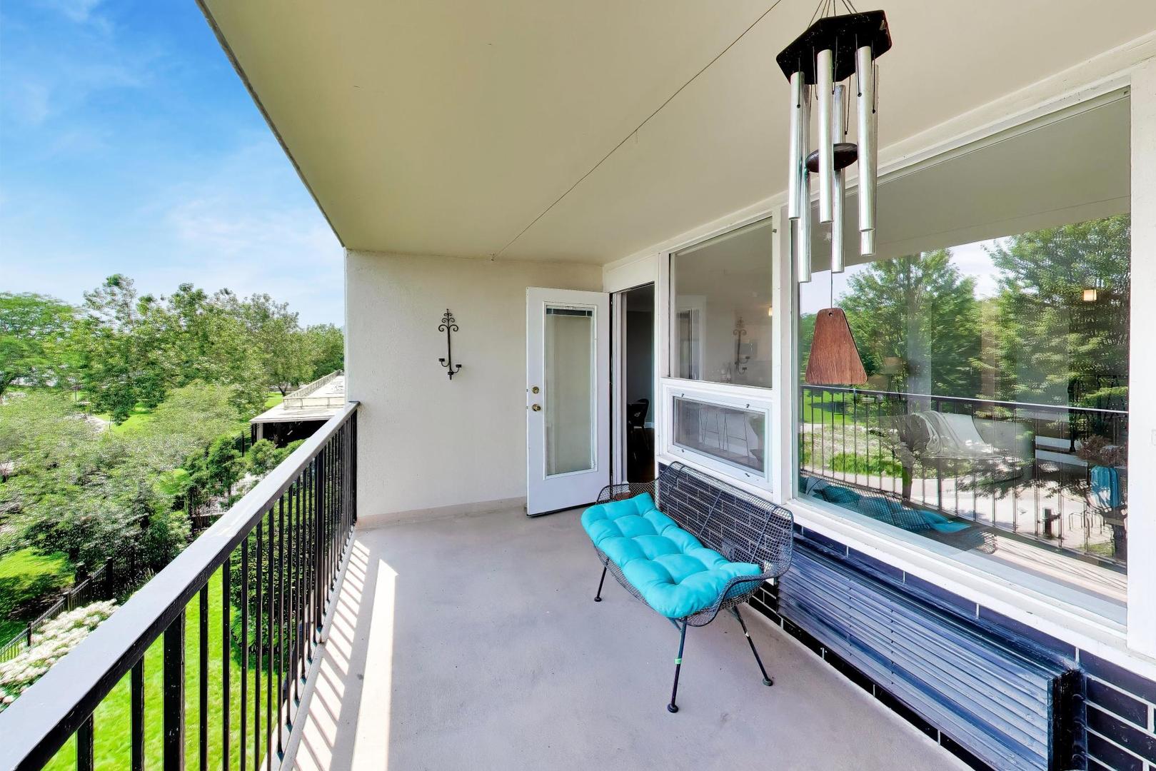 5733 N SHERIDAN Road Unit: 4C