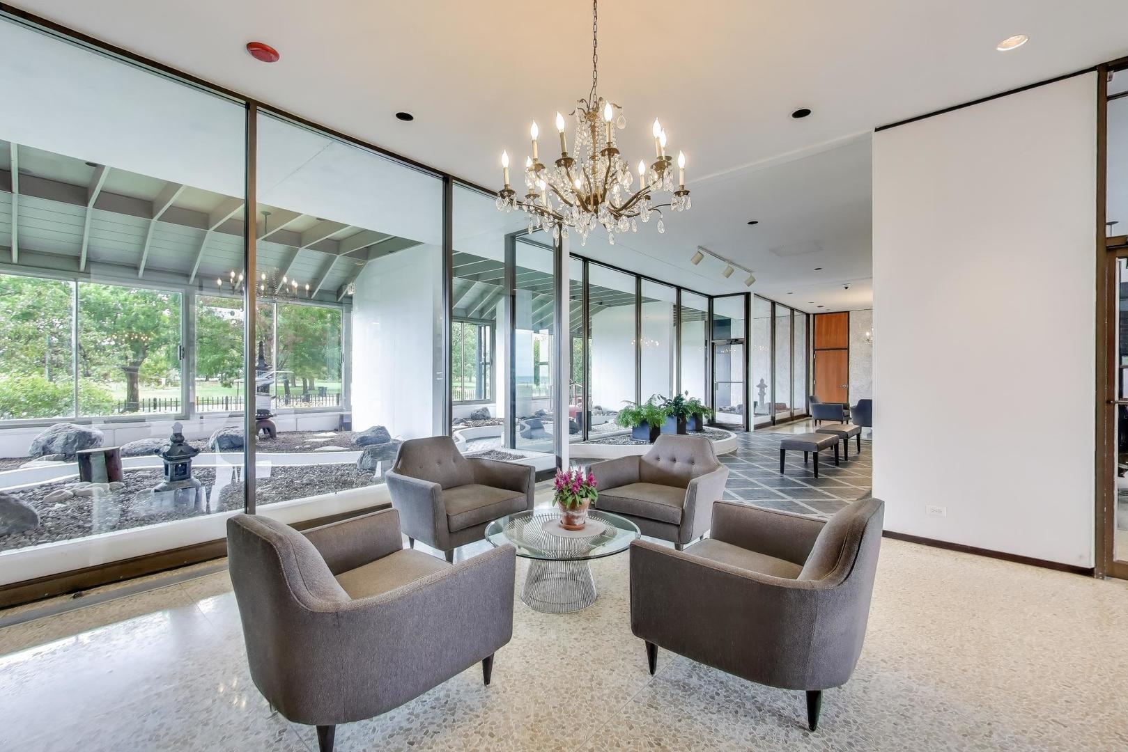 5733 N SHERIDAN Road Unit: 4C