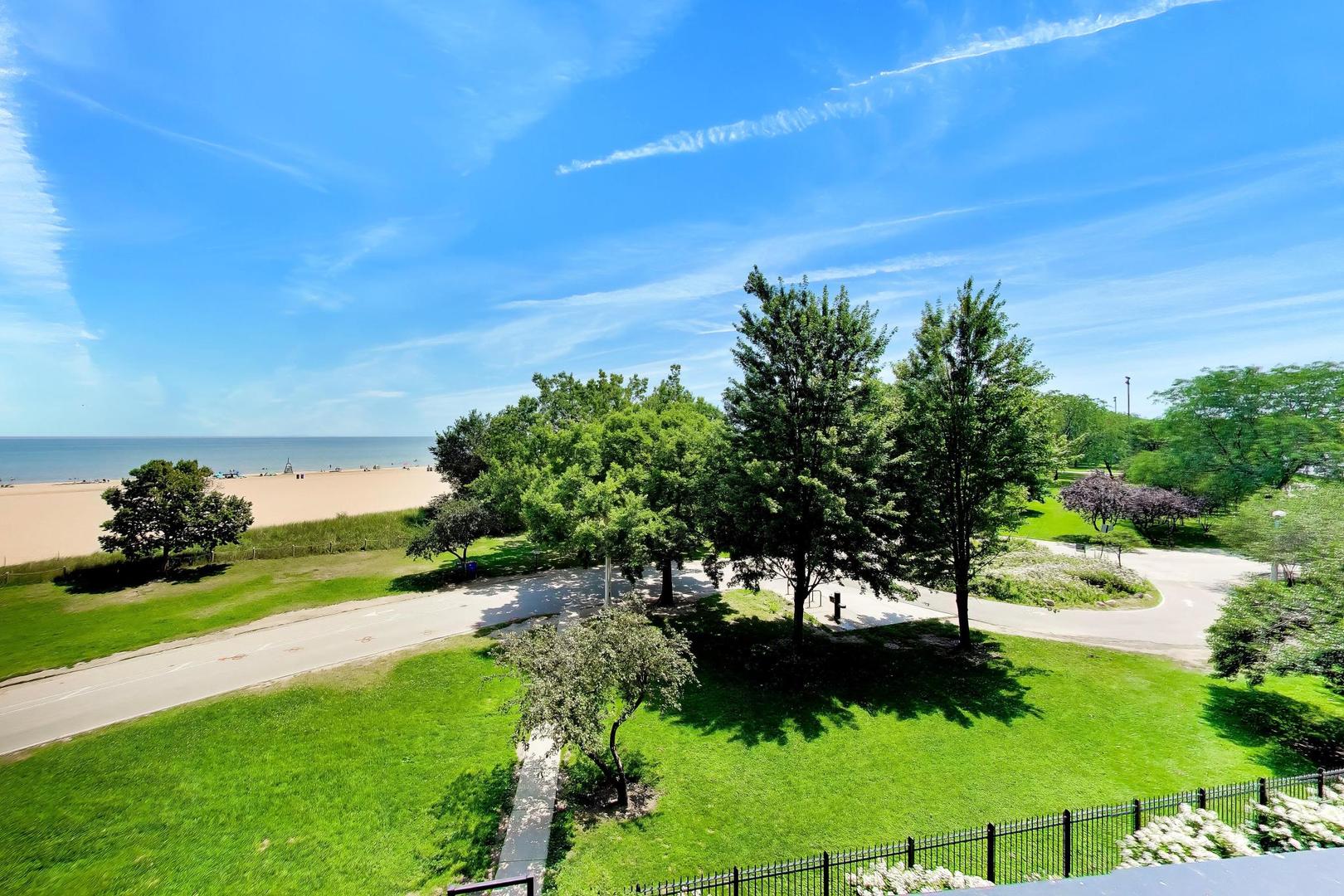 5733 N SHERIDAN Road Unit: 4C