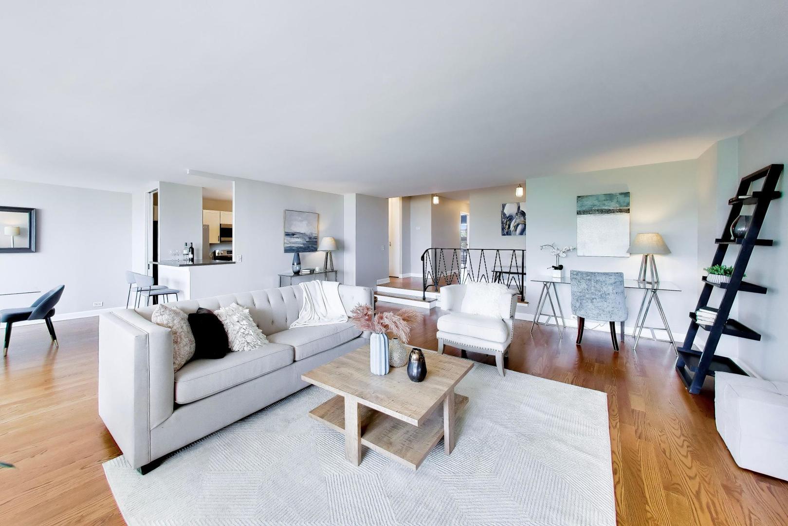 5733 N SHERIDAN Road Unit: 4C