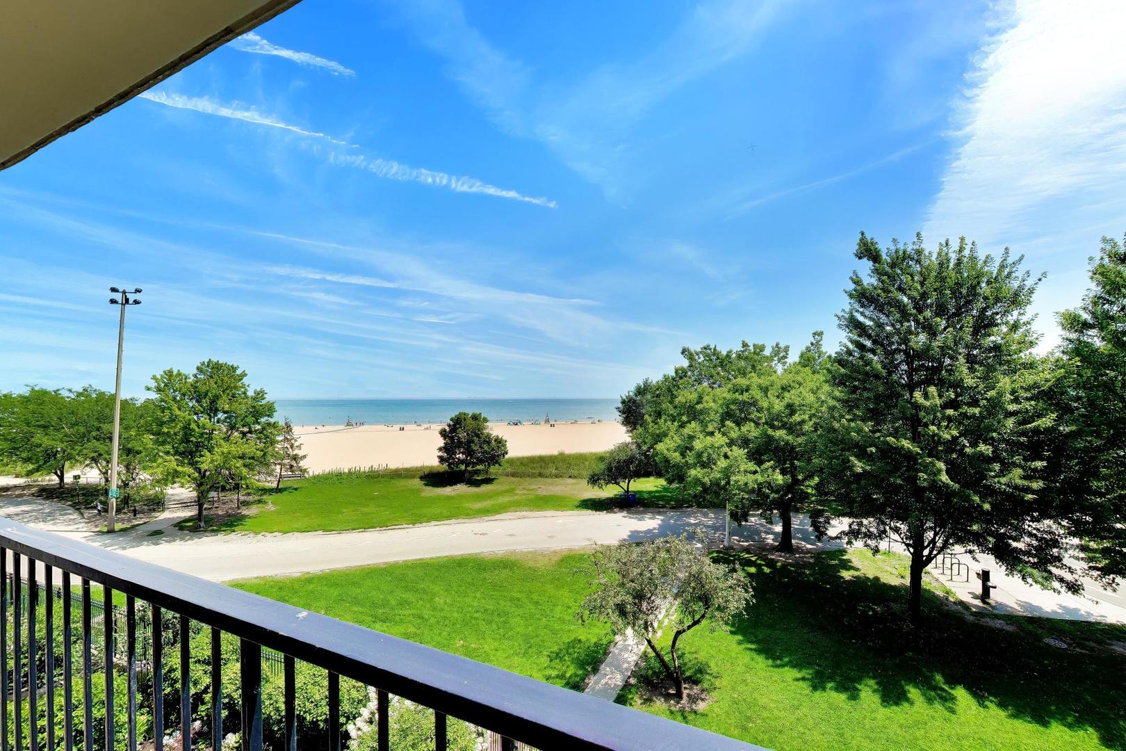 5733 N SHERIDAN Road Unit: 4C