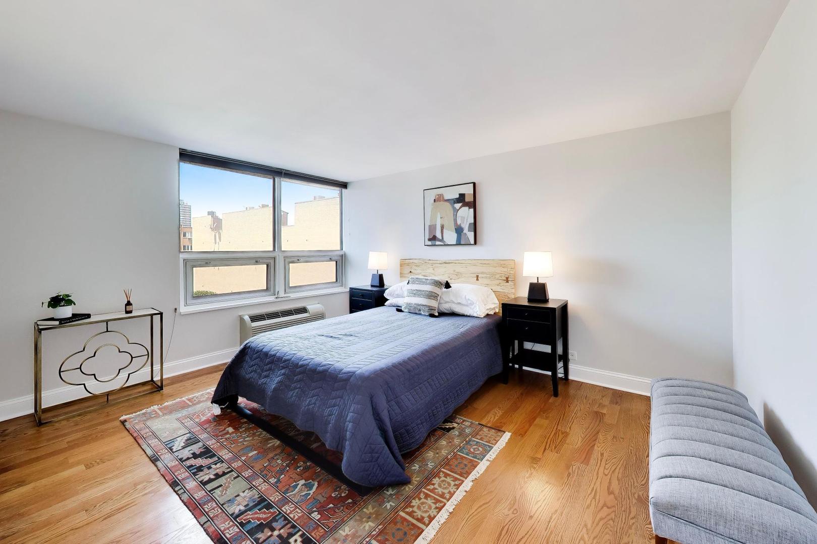 5733 N SHERIDAN Road Unit: 4C
