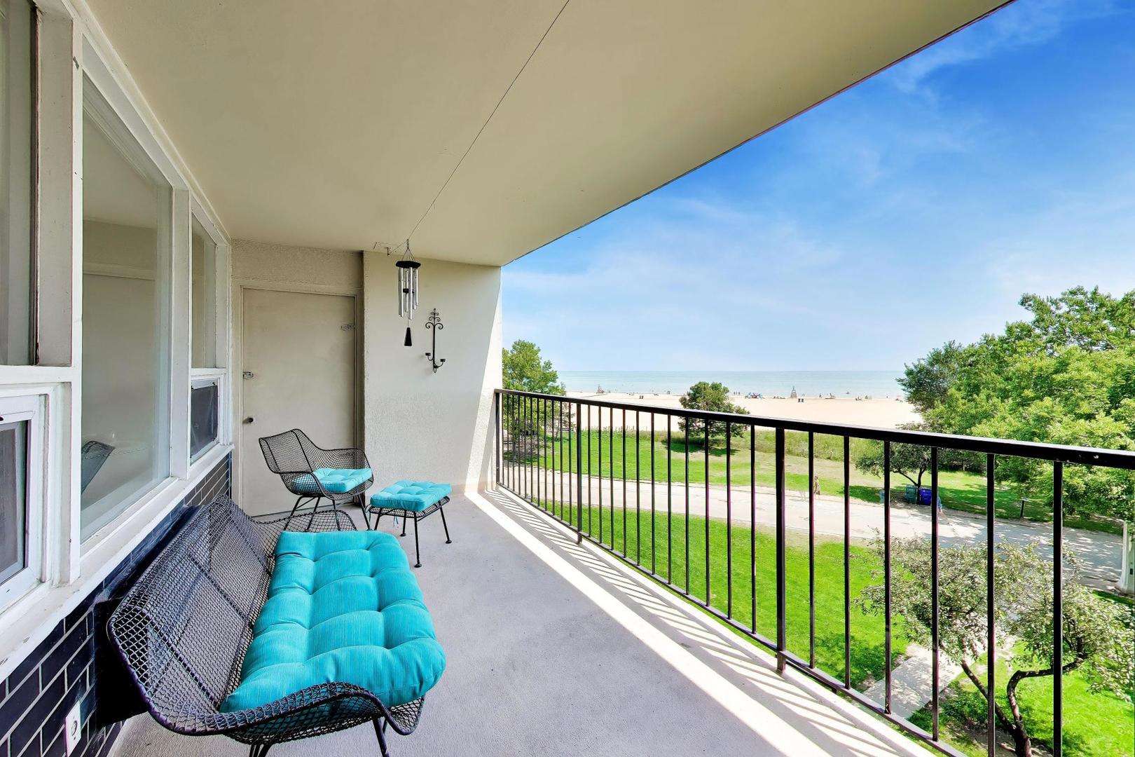 5733 N SHERIDAN Road Unit: 4C