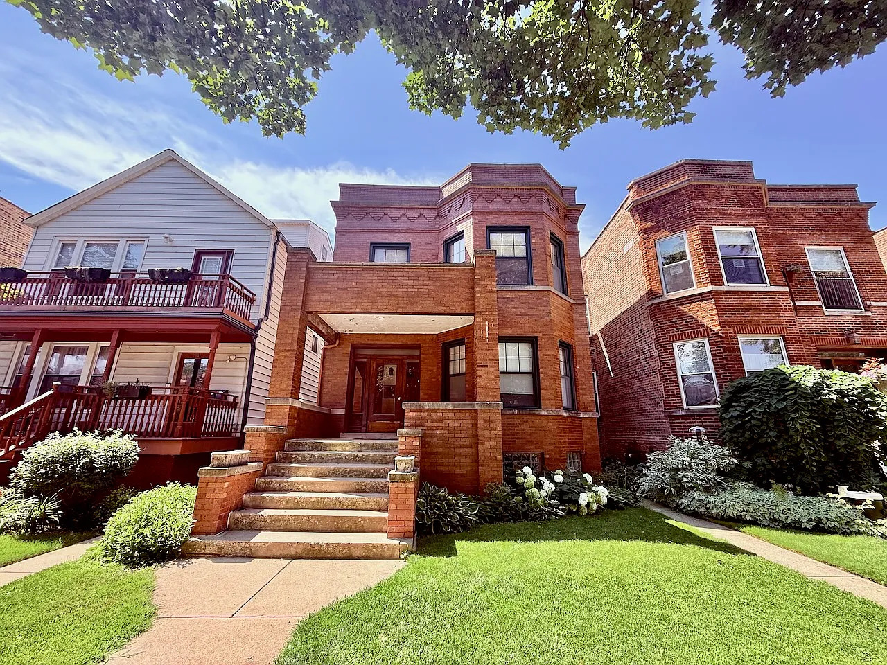 2535 W Eastwood Avenue Unit: 2