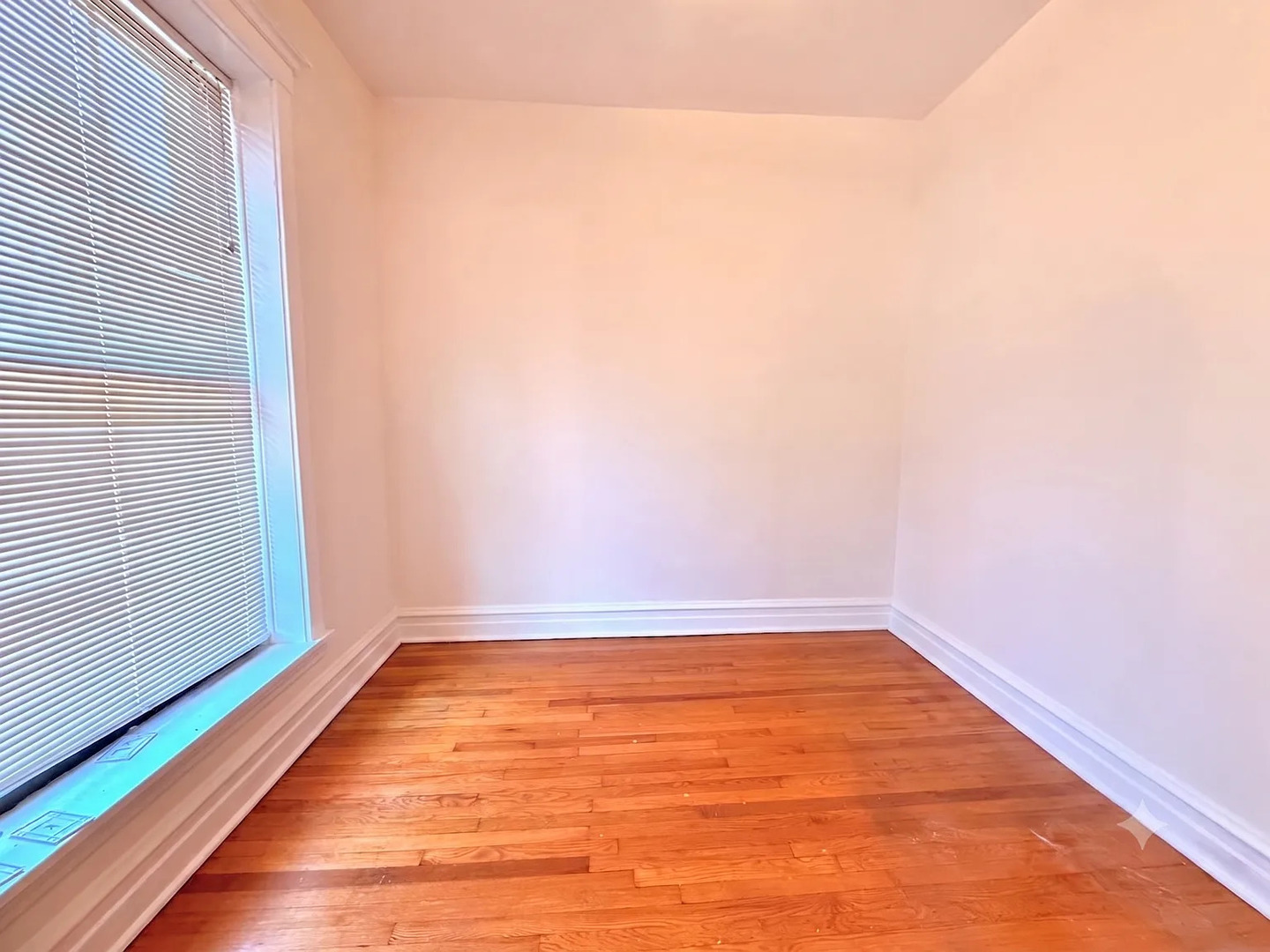 2535 W Eastwood Avenue Unit: 2