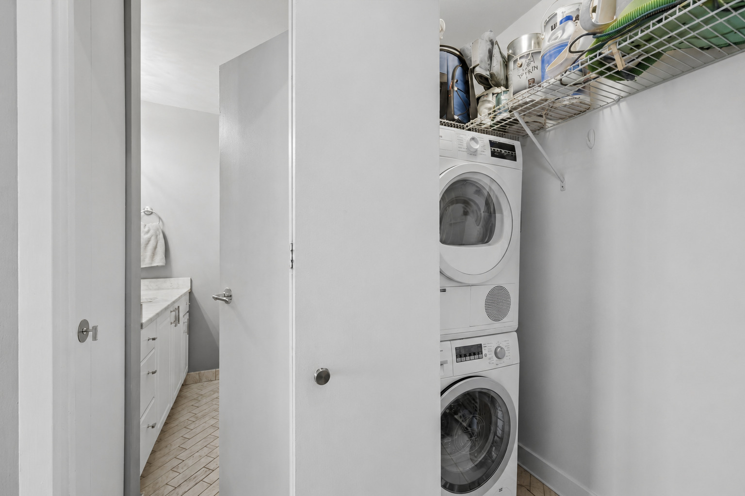 111 E Chestnut Street Unit: 47F