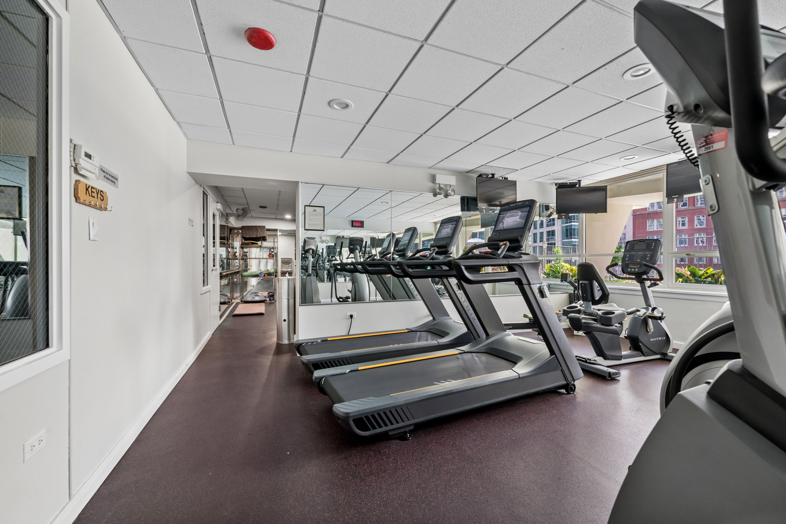 111 E Chestnut Street Unit: 47F