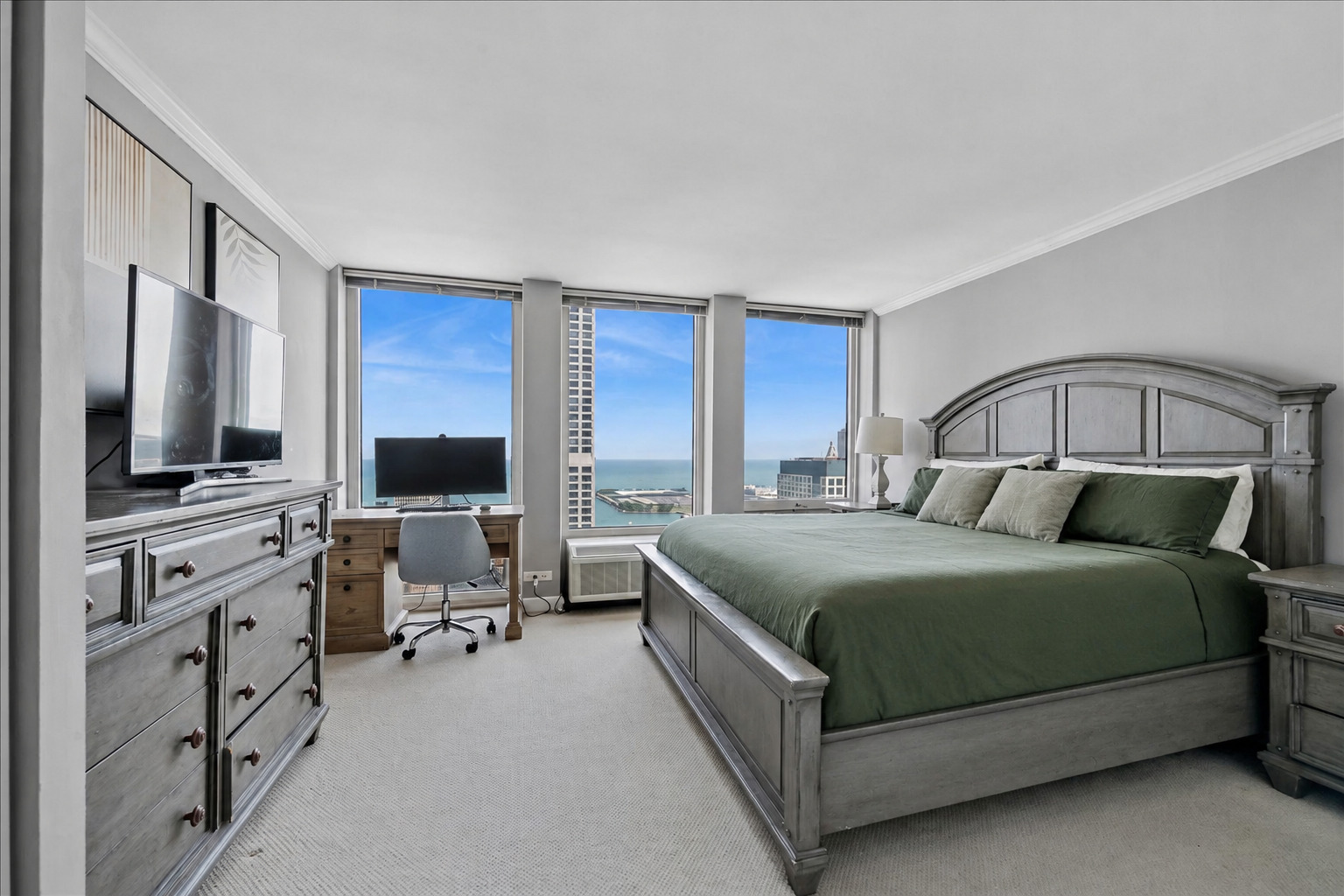 111 E Chestnut Street Unit: 47F