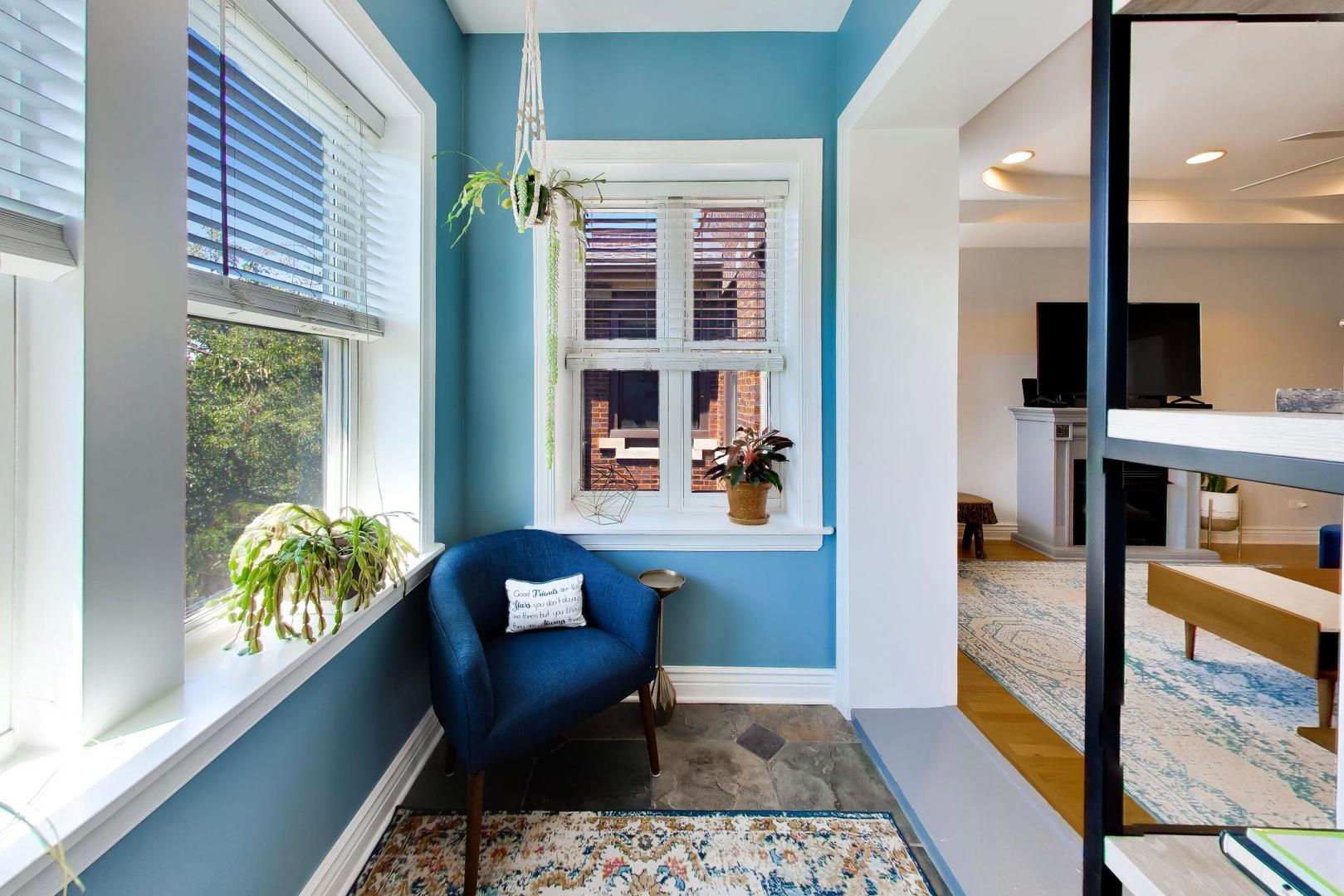 7021 N Greenview Avenue Unit: 3N