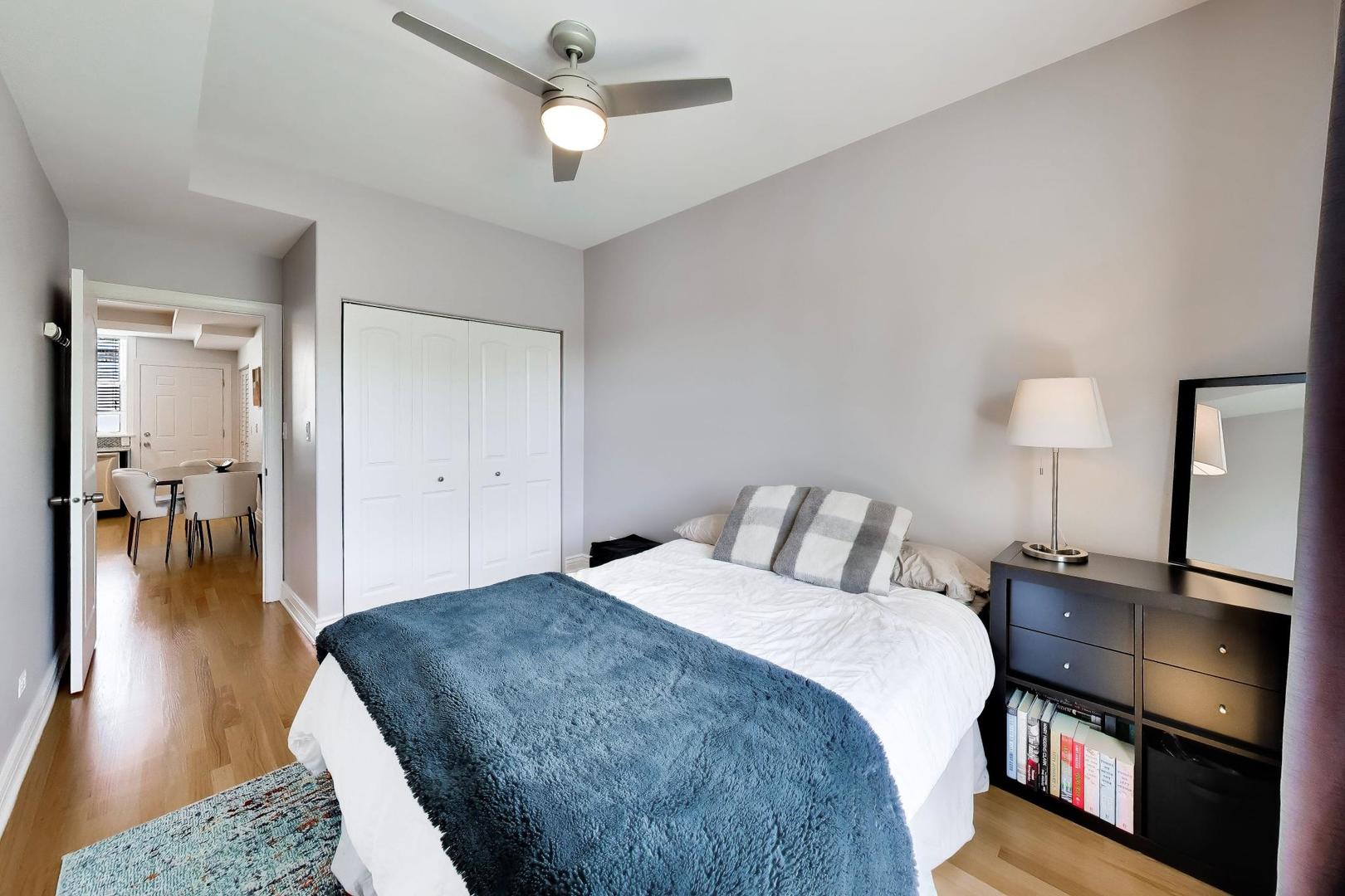 7021 N Greenview Avenue Unit: 3N