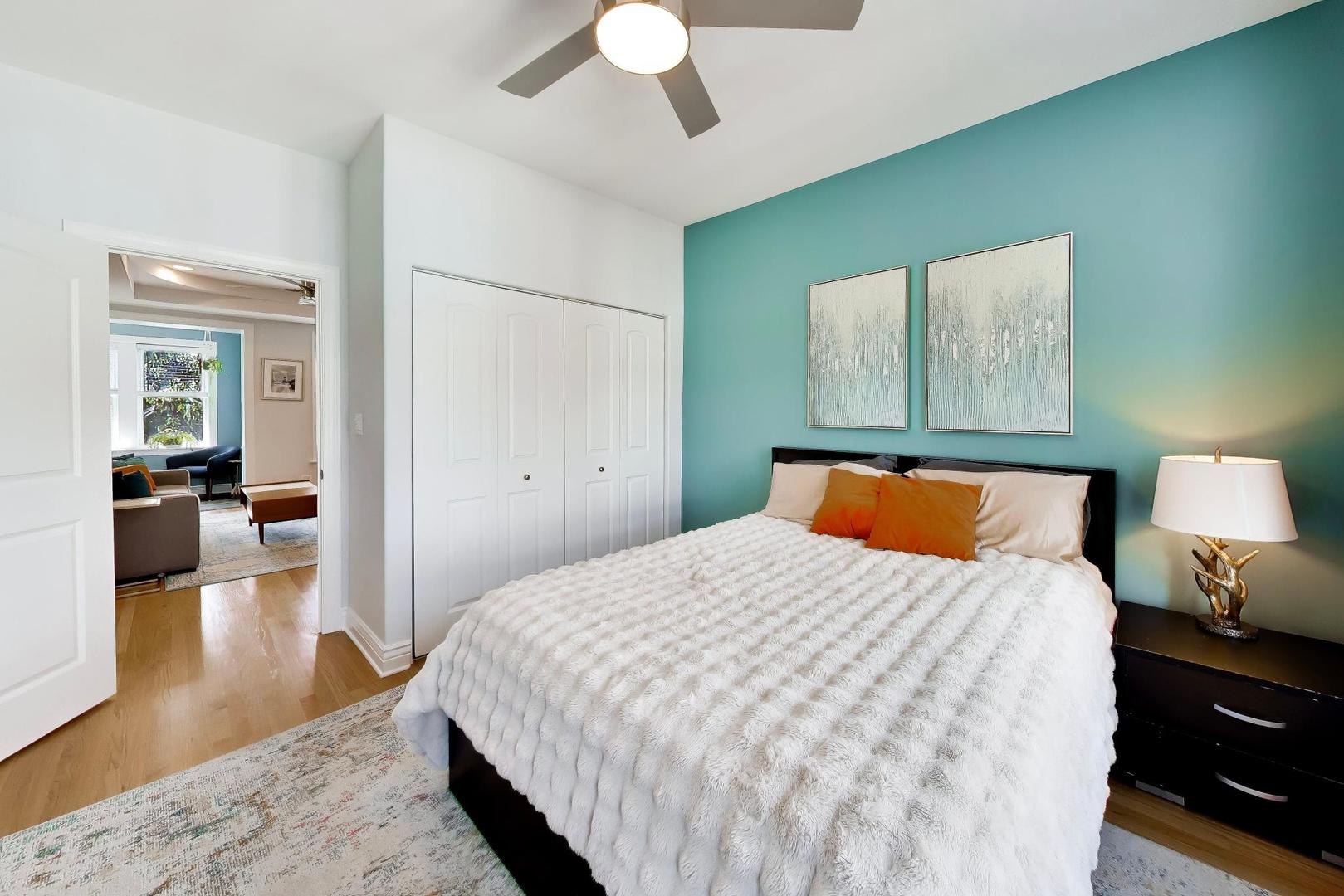 7021 N Greenview Avenue Unit: 3N