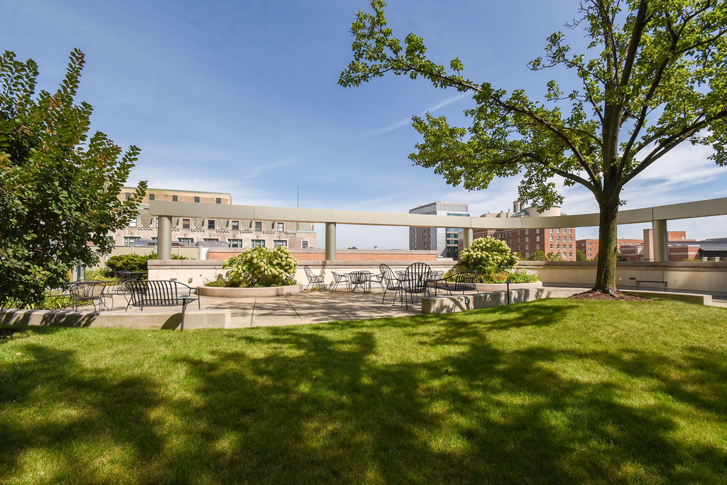 807 DAVIS Street Unit: 1610