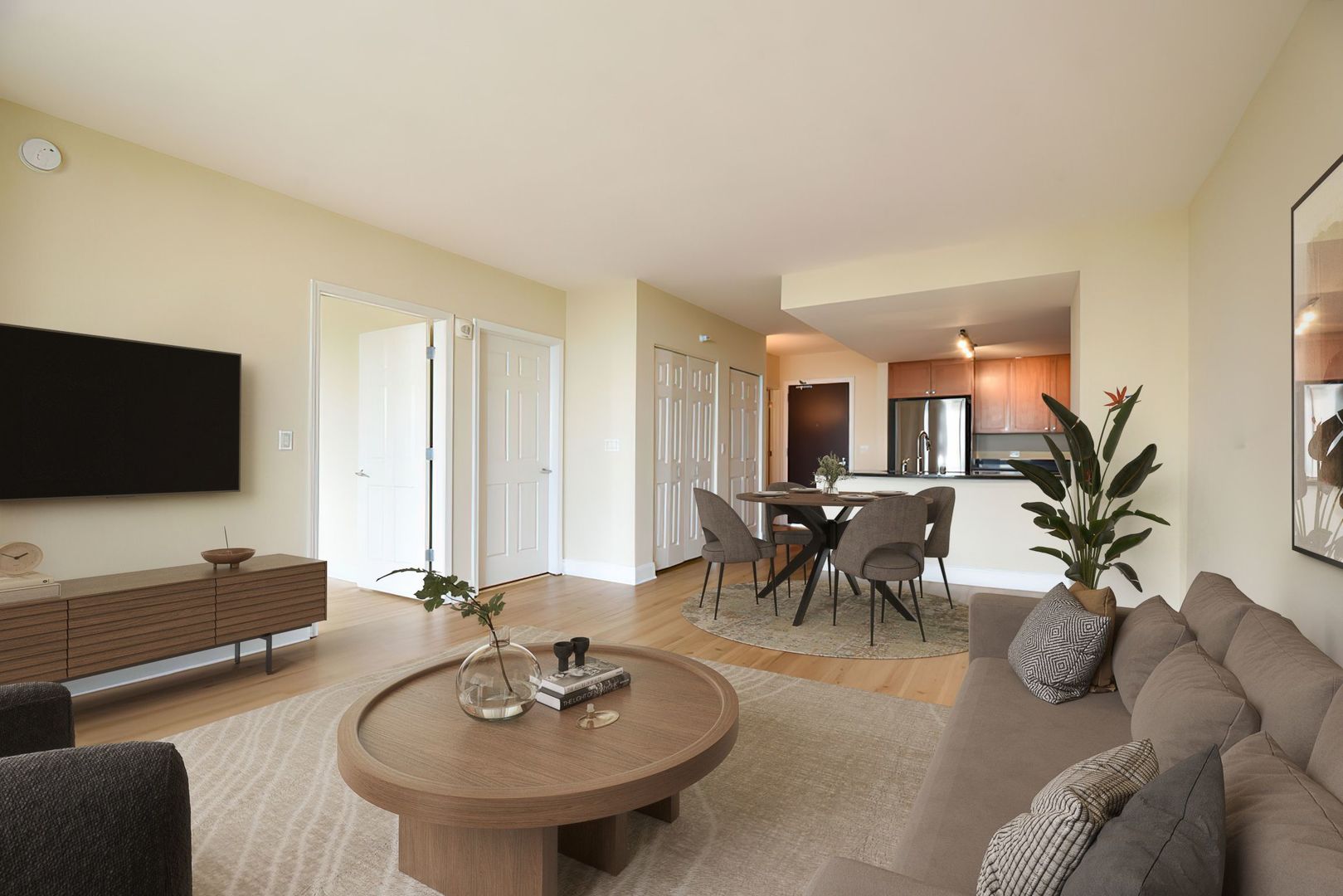 807 DAVIS Street Unit: 1610