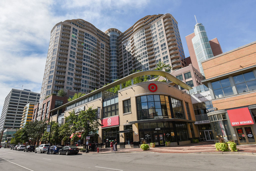 807 DAVIS Street Unit: 1610